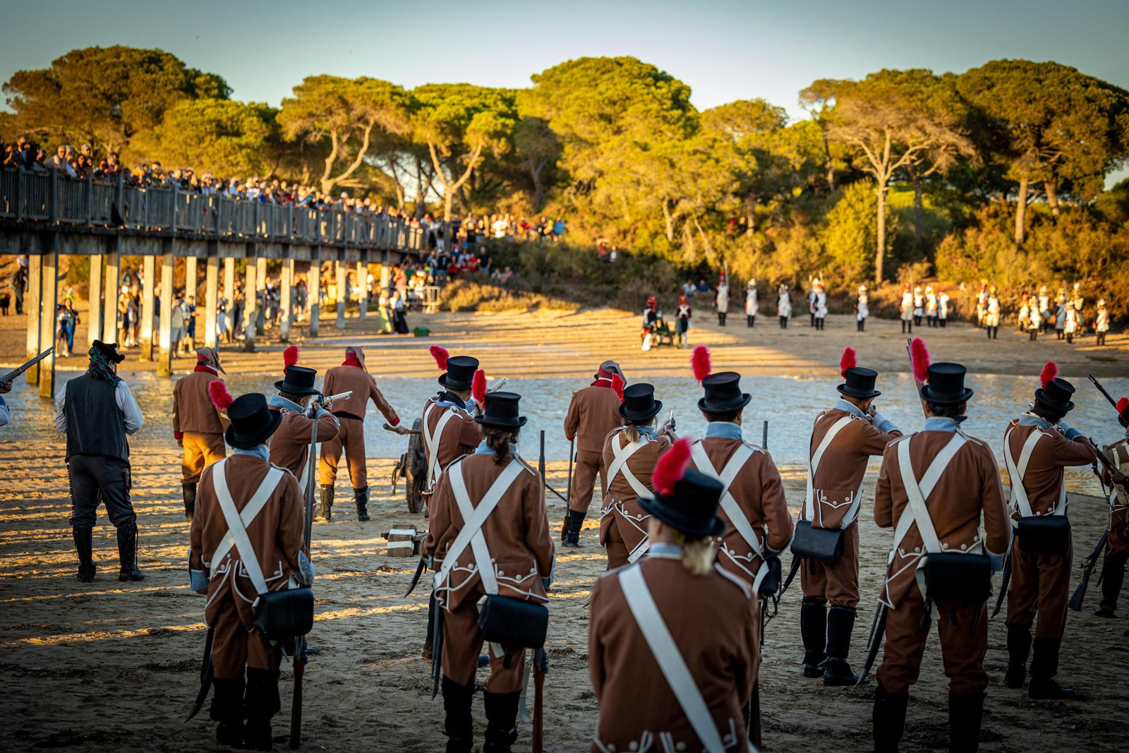 Las imágenes de la Primera recreación de la Batalla del Trocadero En el caño de La Cortadura