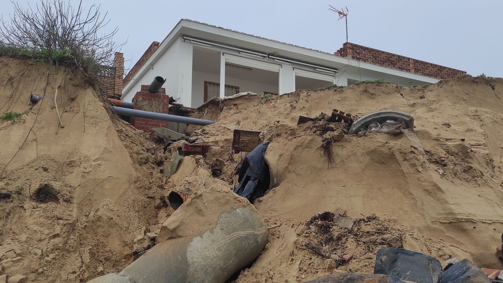 Daños en la playa de Mazagón.