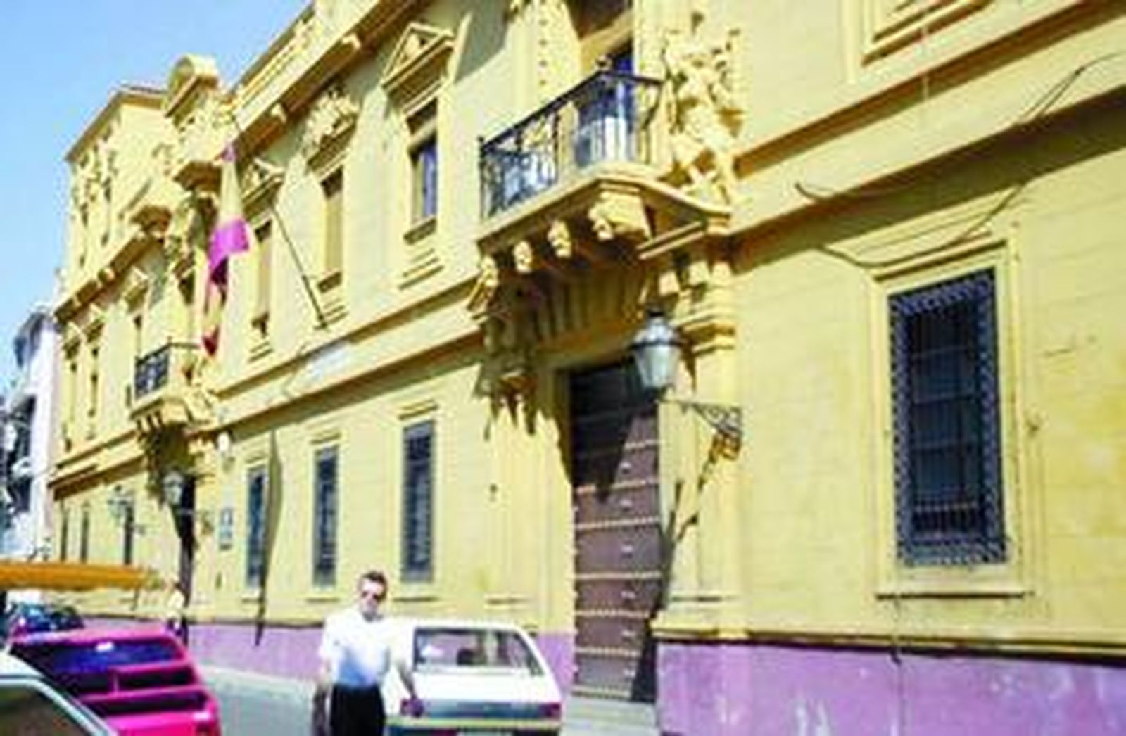 Fachada del Gobierno Militar -oratorio de San Felipe Neri-.