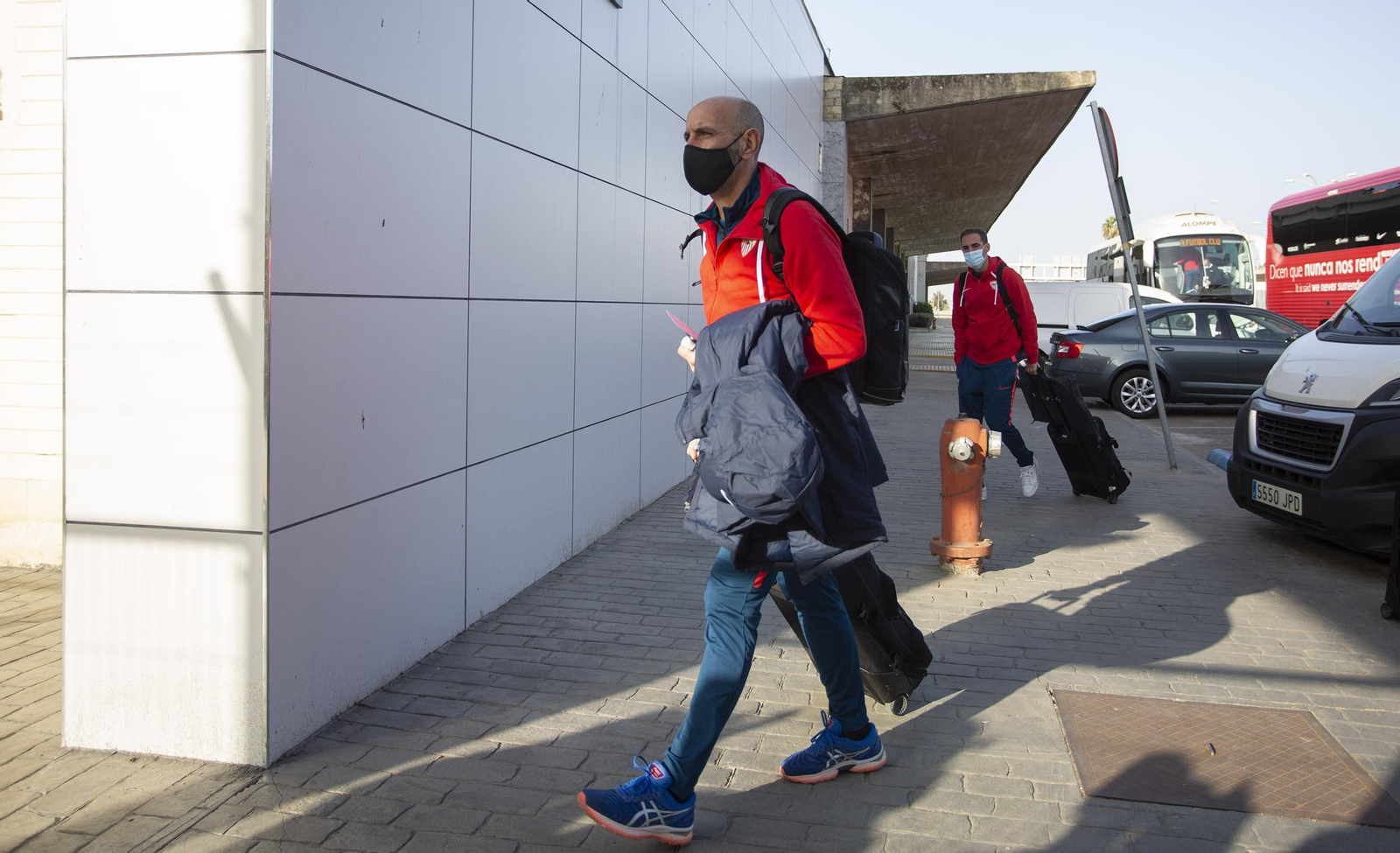 Monchi, en un desplazamiento del Sevilla.