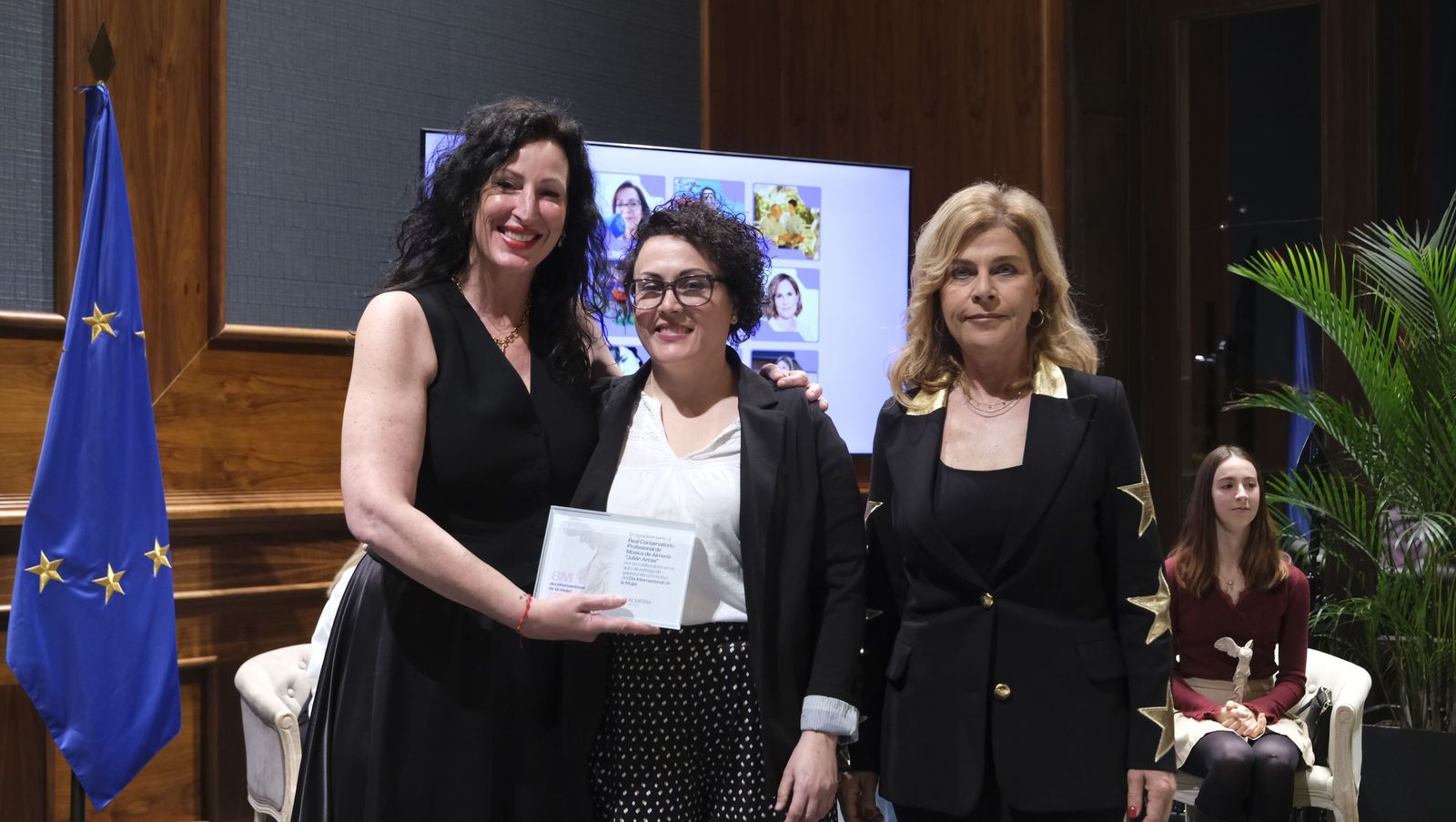 Entrega de los galardones por el Día Internacional de la Mujer, en imágenes