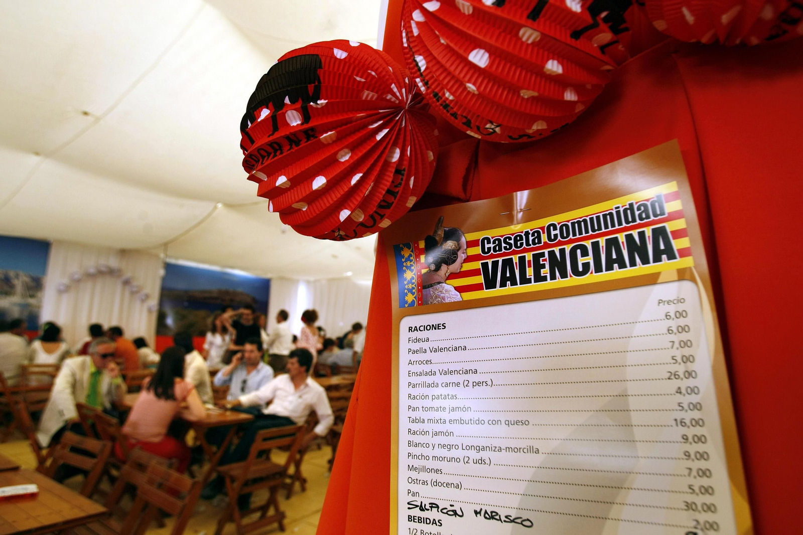 Un tablón con los precios de una caseta en el año 2009.