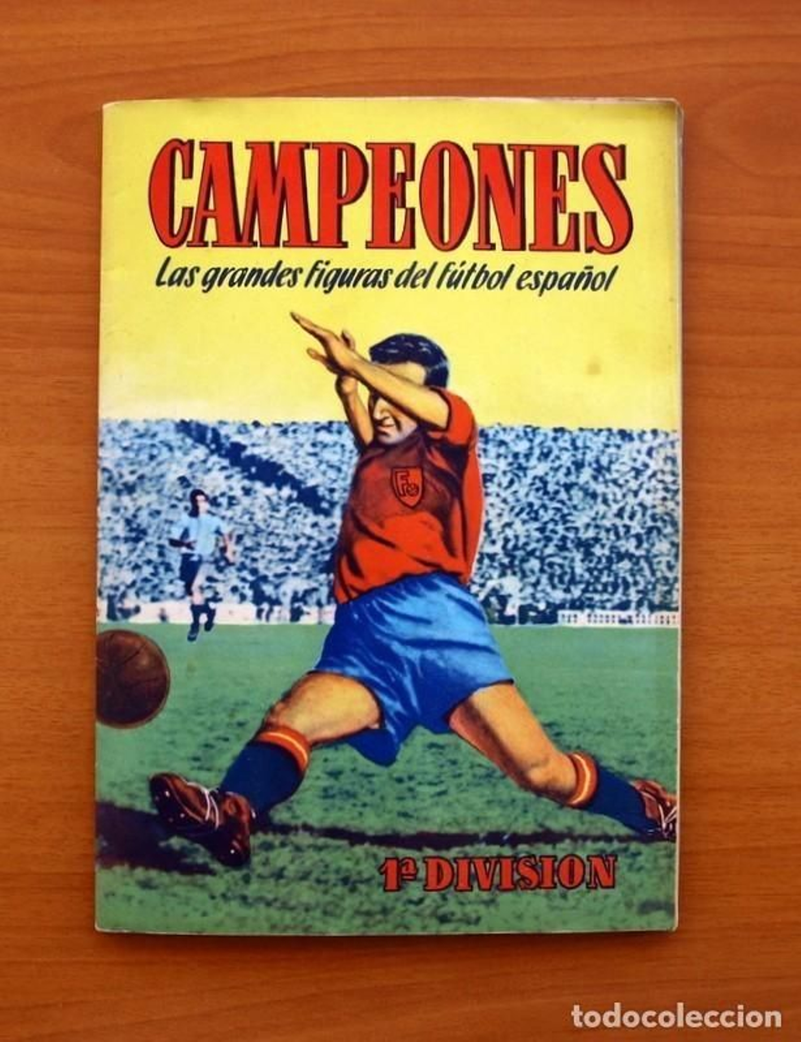 Portada del álbum 'Campeones' de Primera división de la editorial Bruguera