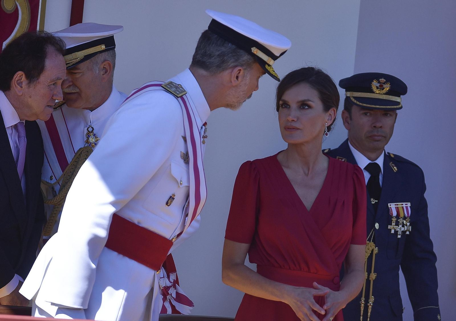 Las imágenes del desfile del Día de las Fuerzas Armadas en Sevilla