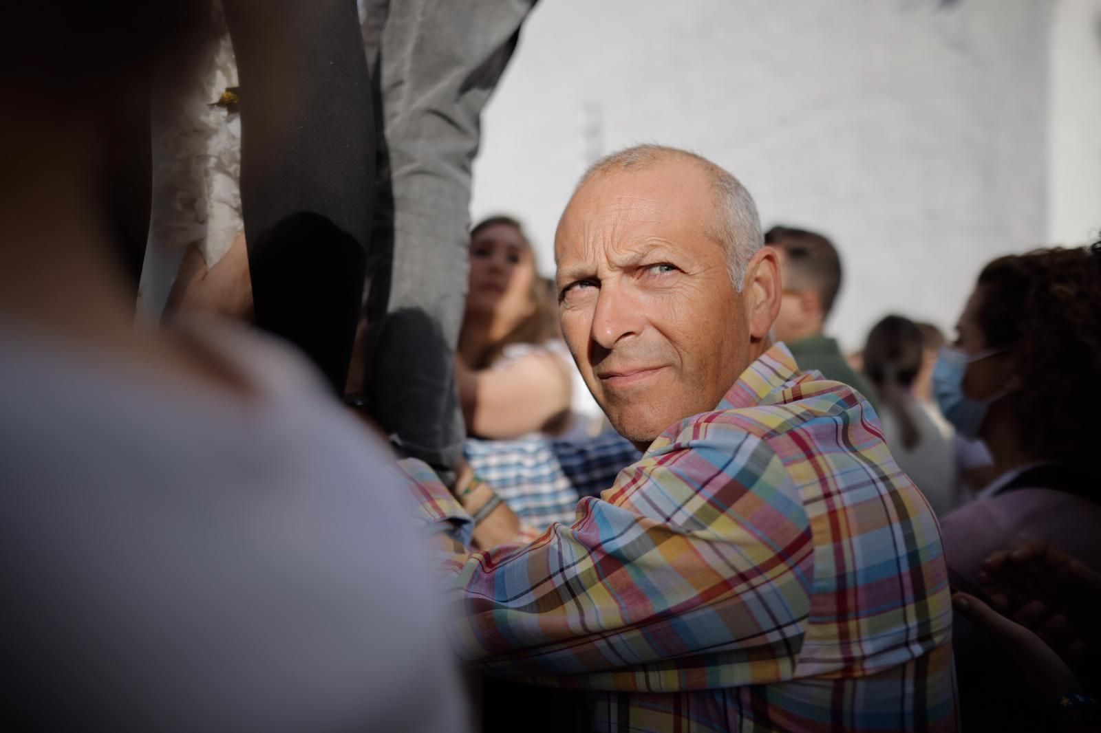 La Virgen del Rocío avanza por las calles de Almonte, en imágenes