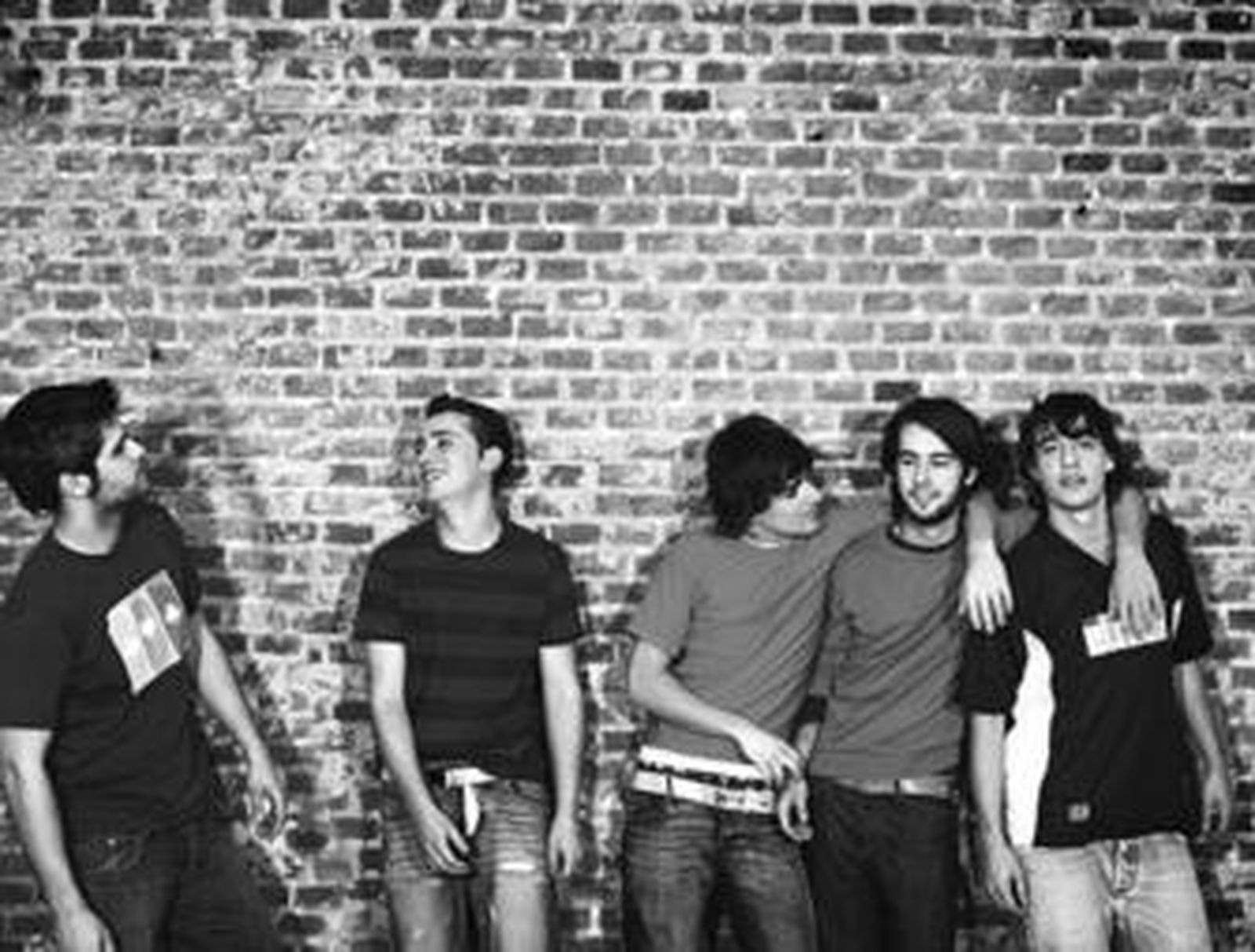 Andrés Ortiz, Antonio Suárez, Jaime Terrón, Gonzalo Alcina y Manu Jurado son los componentes de Melocos.