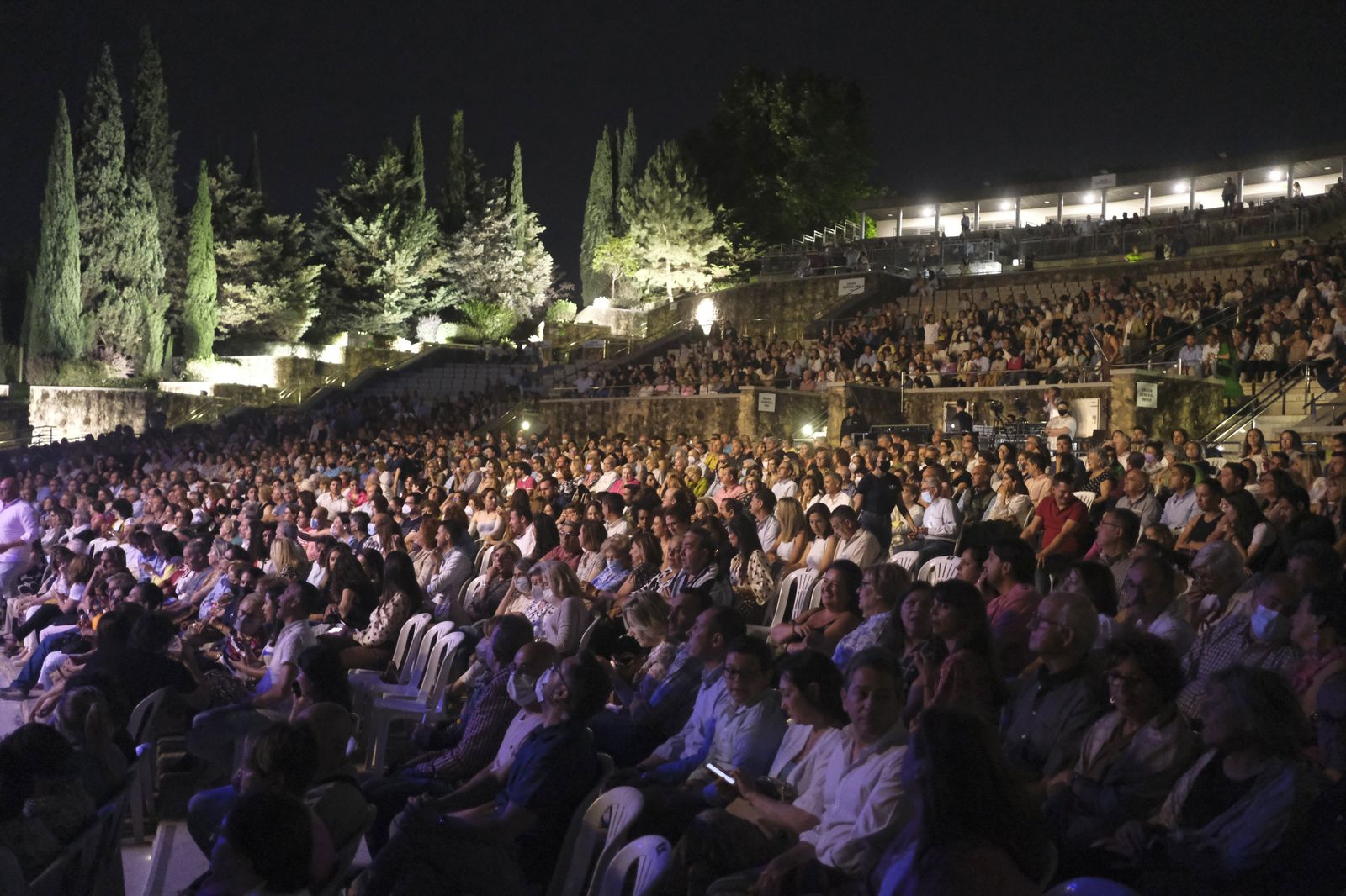 El concierto de Miguel Poveda en Córdoba, en imágenes
