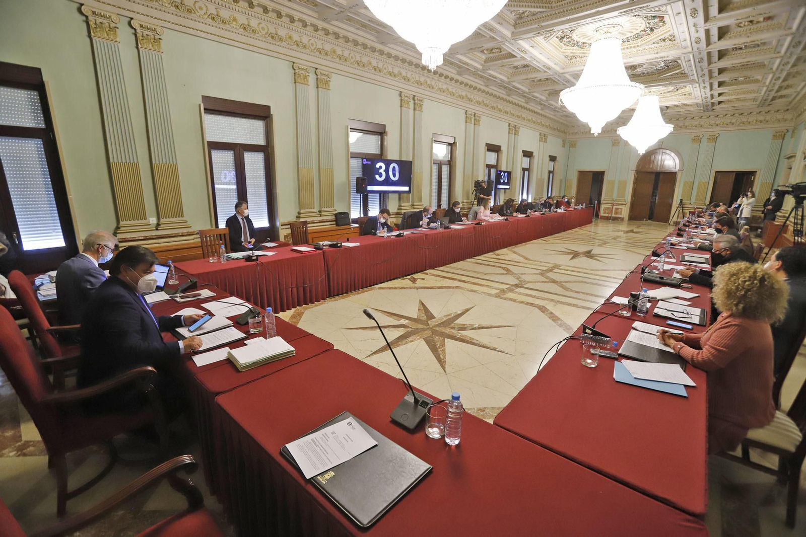 Imágenes del Pleno ordinario del mes de noviembre del Ayuntamiento de Huelva