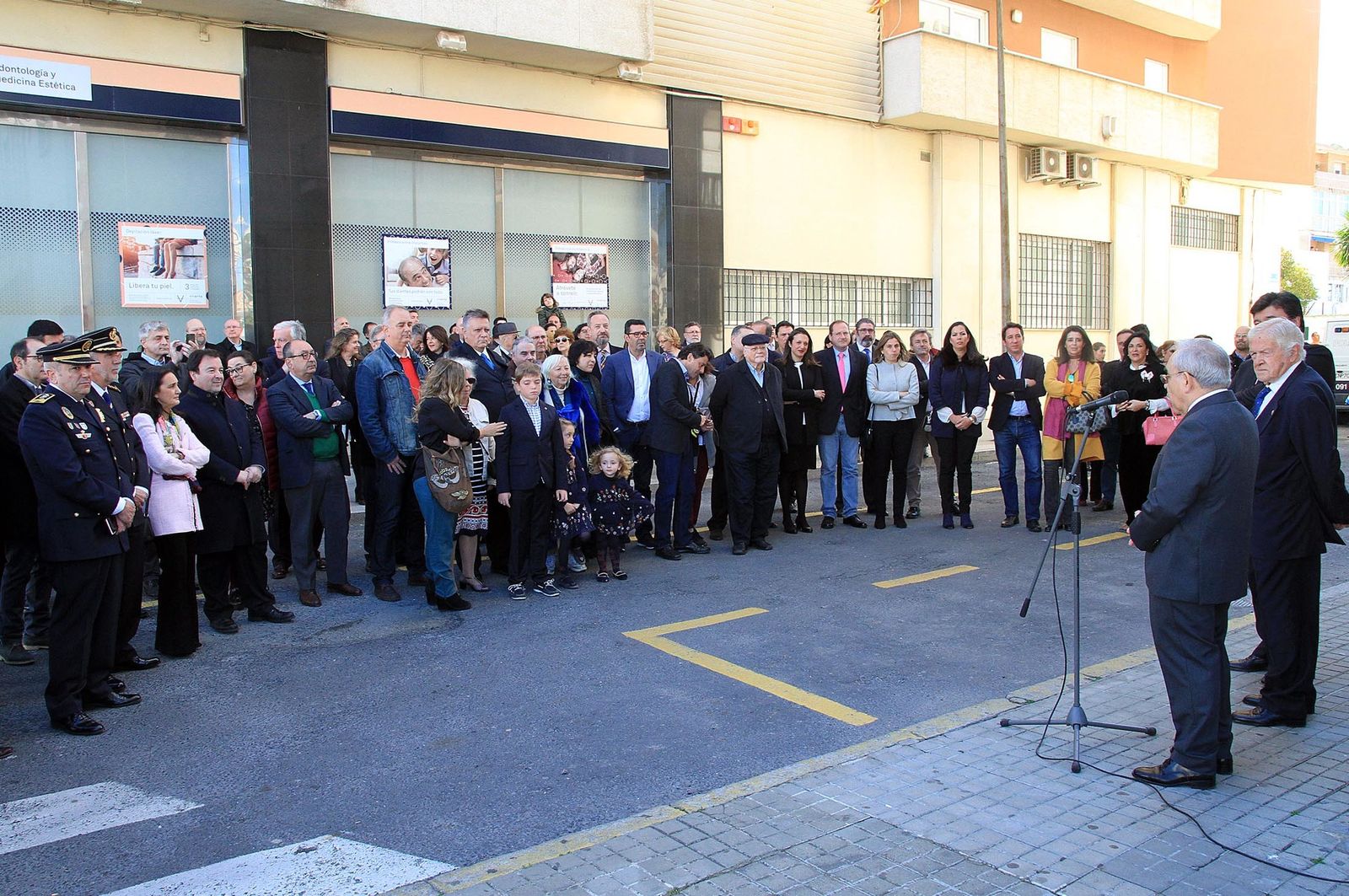 Acto de rotulación de la calle Abogado Juan José Domínguez en imágenes
