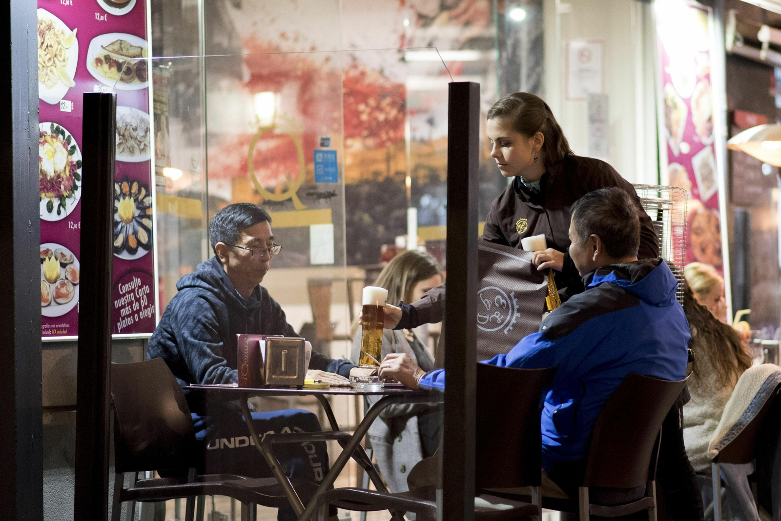 Las campañas navideñas y agrícola logran que descienda el paro en Granada