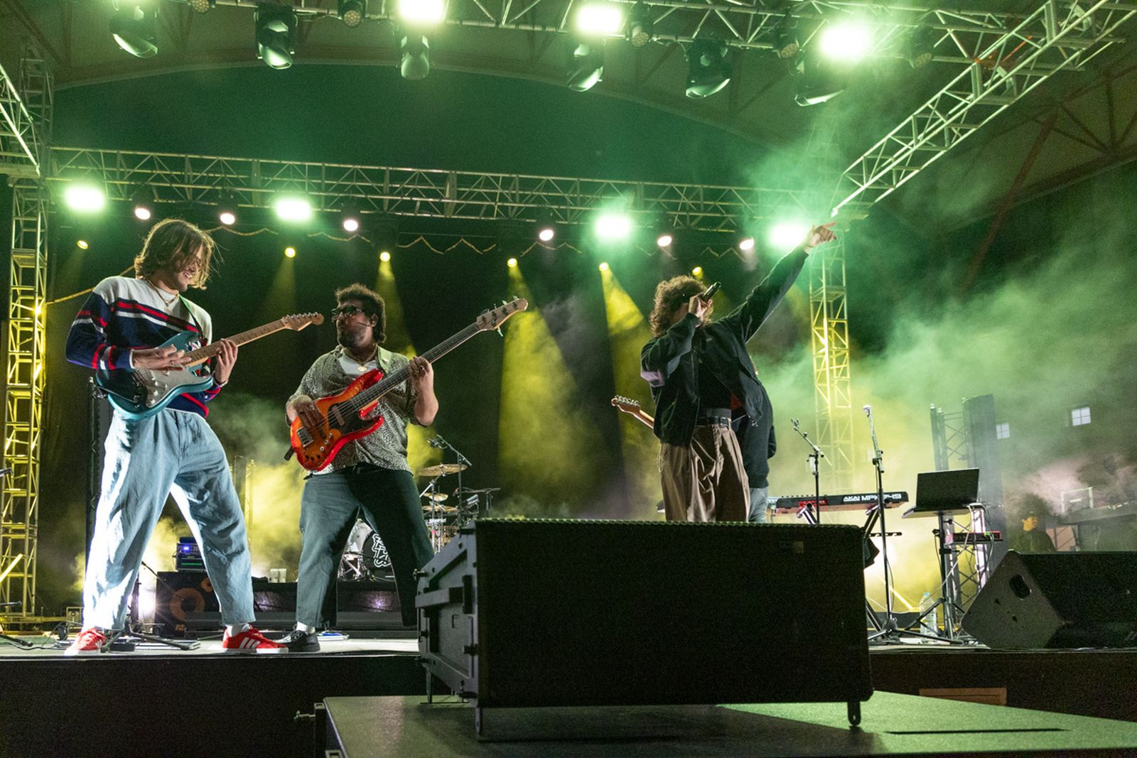 Feria de noche de San Lucas, Concierto de La Plazuela y La Mona Chita Rock, en imágenes