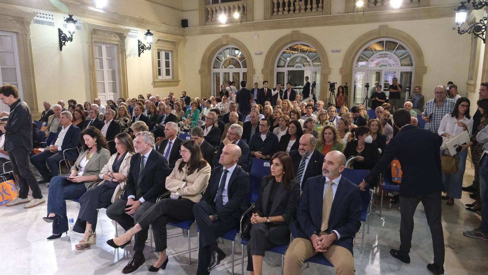 La presentación del libro 'Los Presidentes de la Diputación de Almería', en fotos