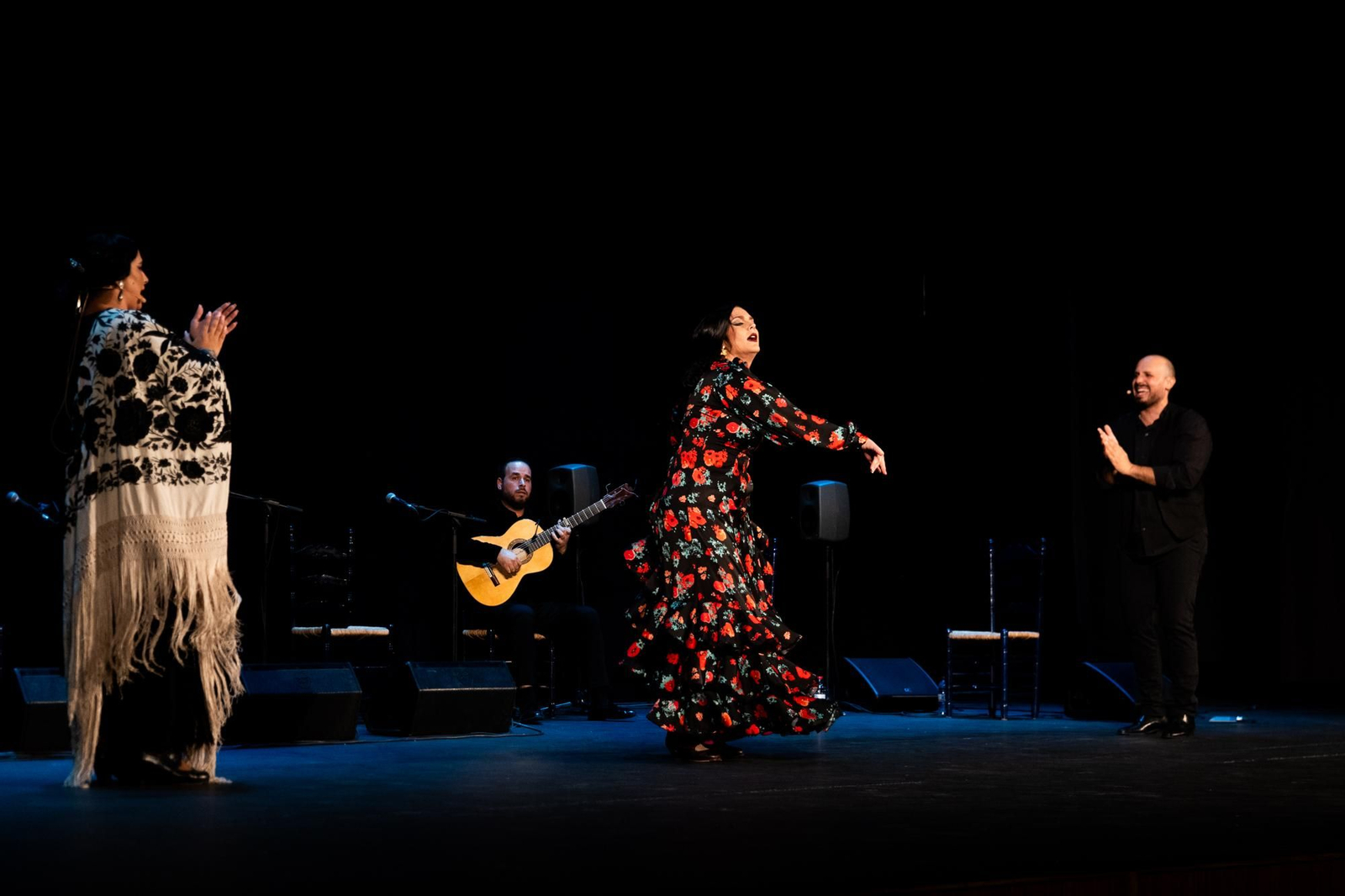 Inka Díaz durante su actuación en la gala celebrada en la Escuela Municipal de Música de Roquetas de Mar.