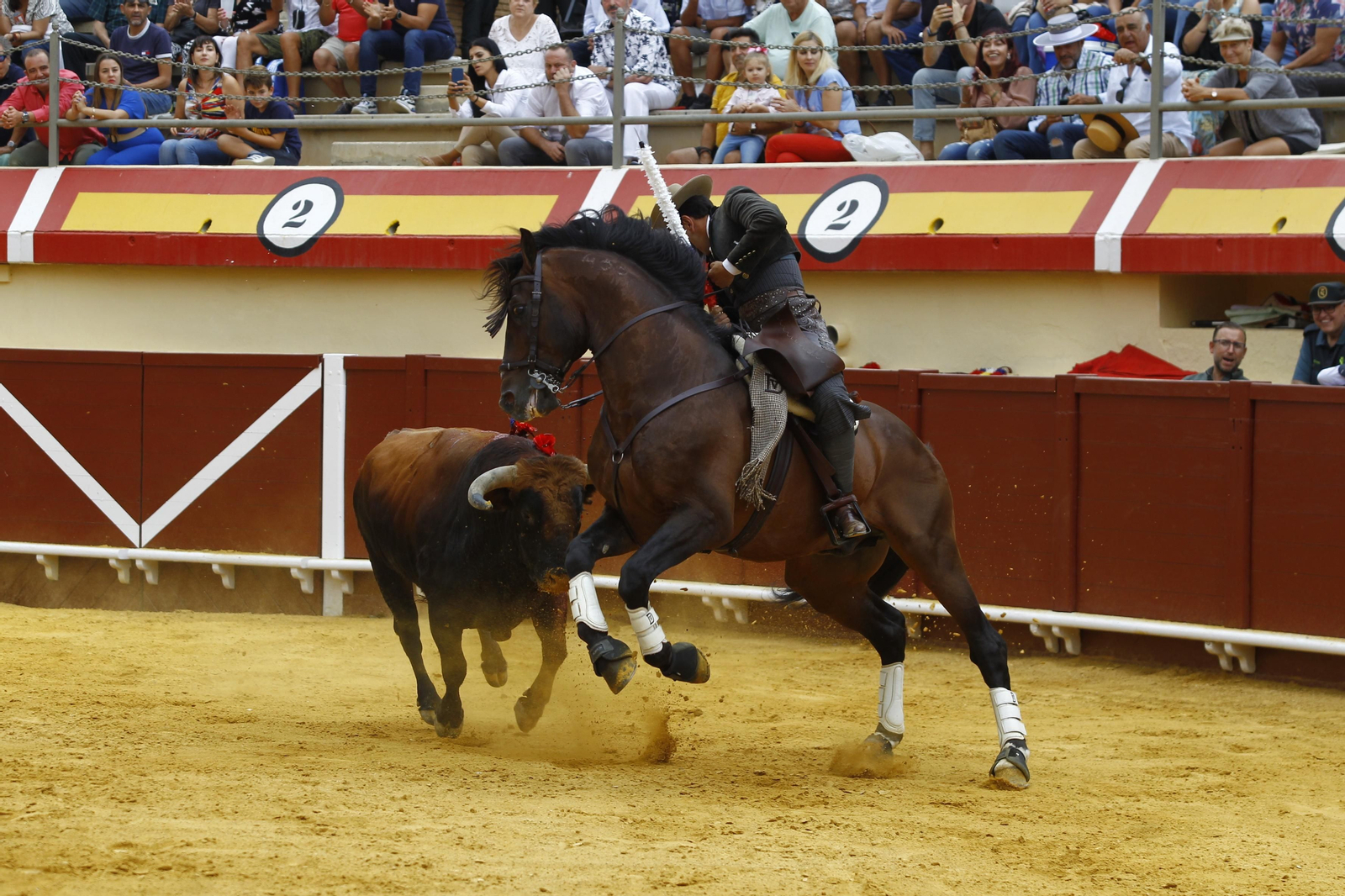 Imágenes de la corrida de rejones en la Feria taurina de Vera 2022
