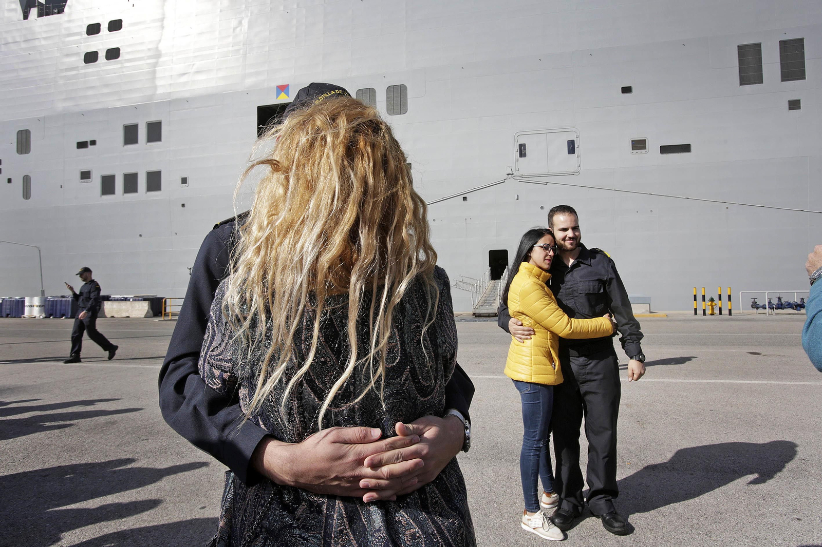 Imágenes de la despedida del 'Juan Carlos I'