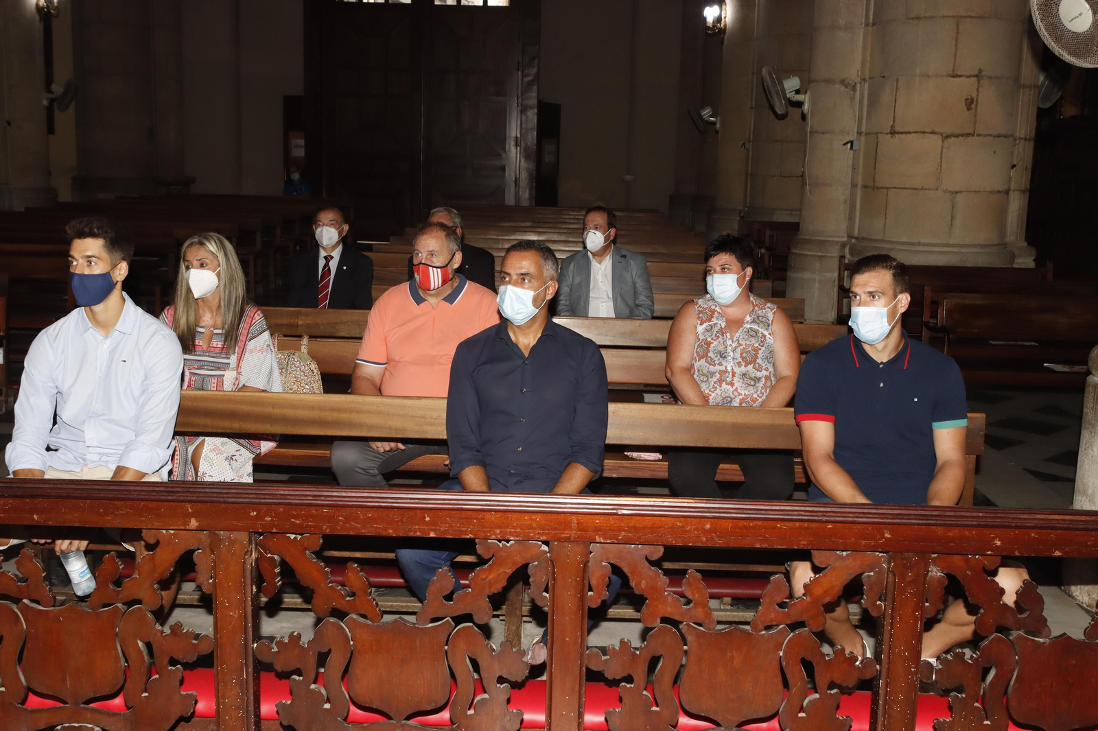 Ofrenda floral a la Virgen del Mar de la UD Almería por la temporada 2020-201