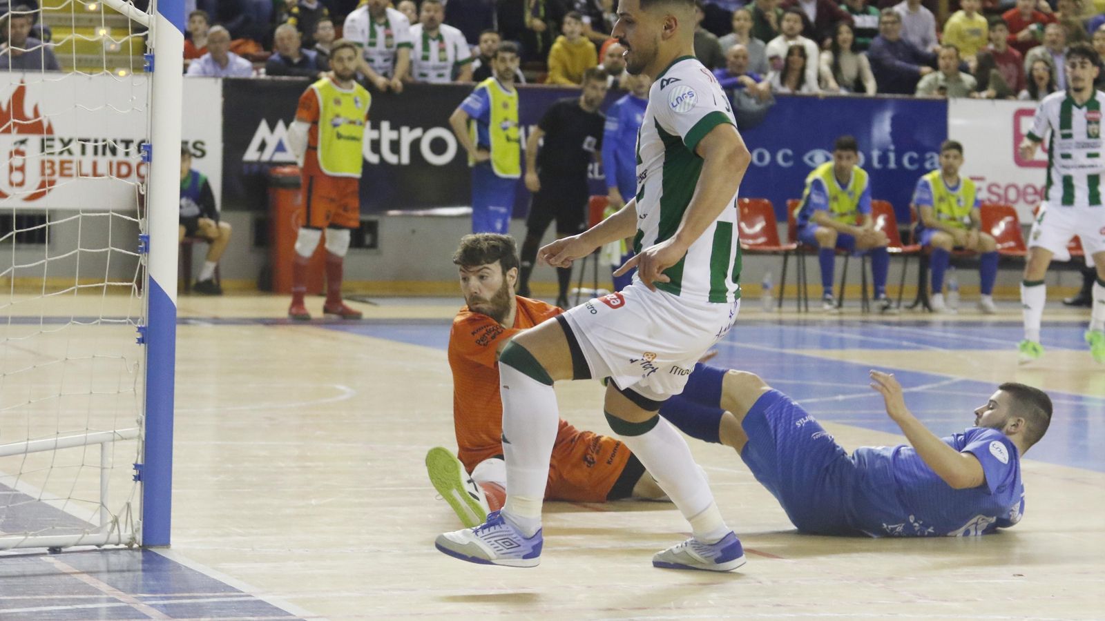 Jesús Rodríguez empuja a la red el momentáneo 2-1 ante Molina. Jesús Rodríguez empuja a la red el momentáneo 2-1 ante Molina.