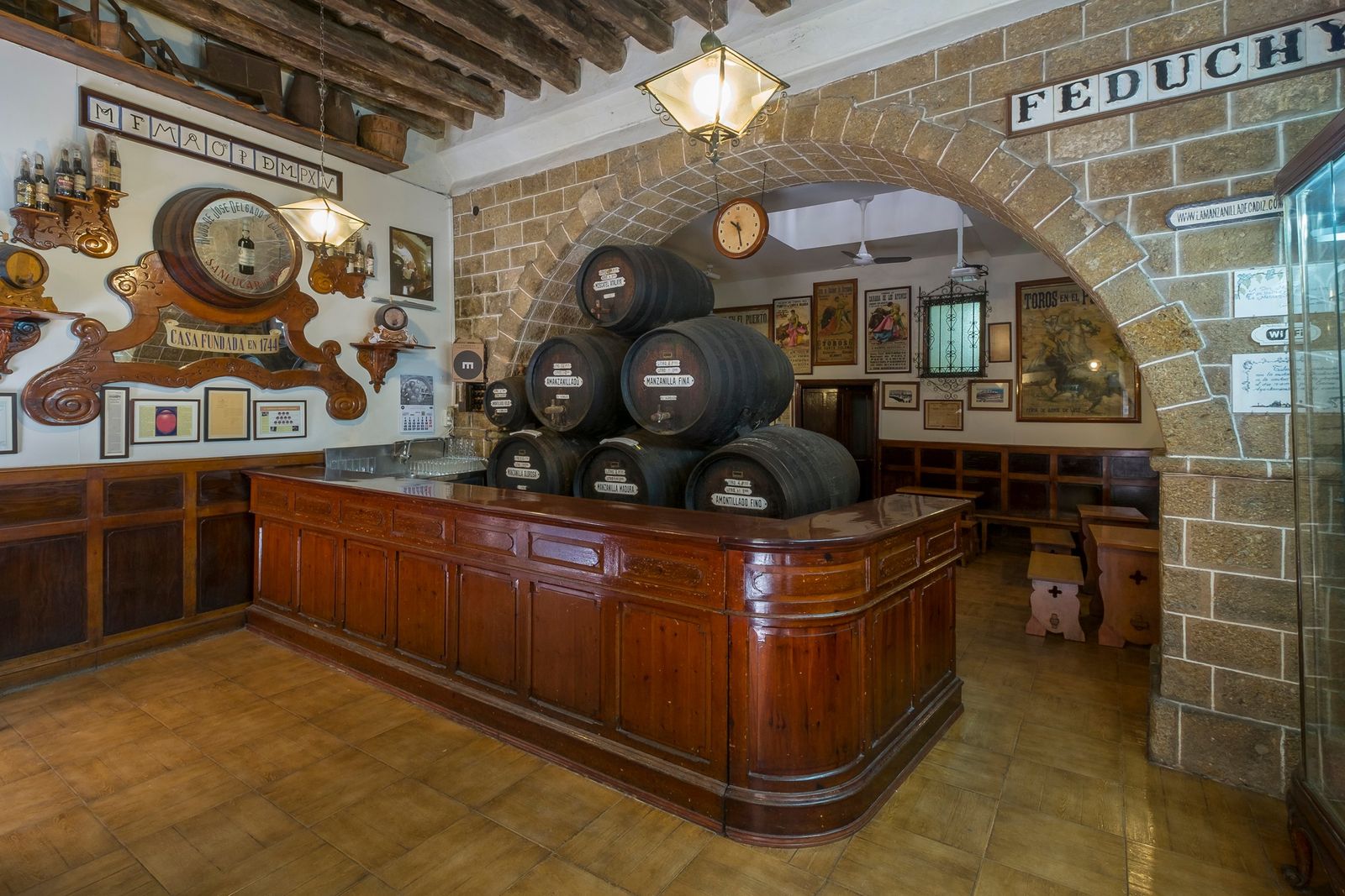 Interior de Taberna La Manzanilla.