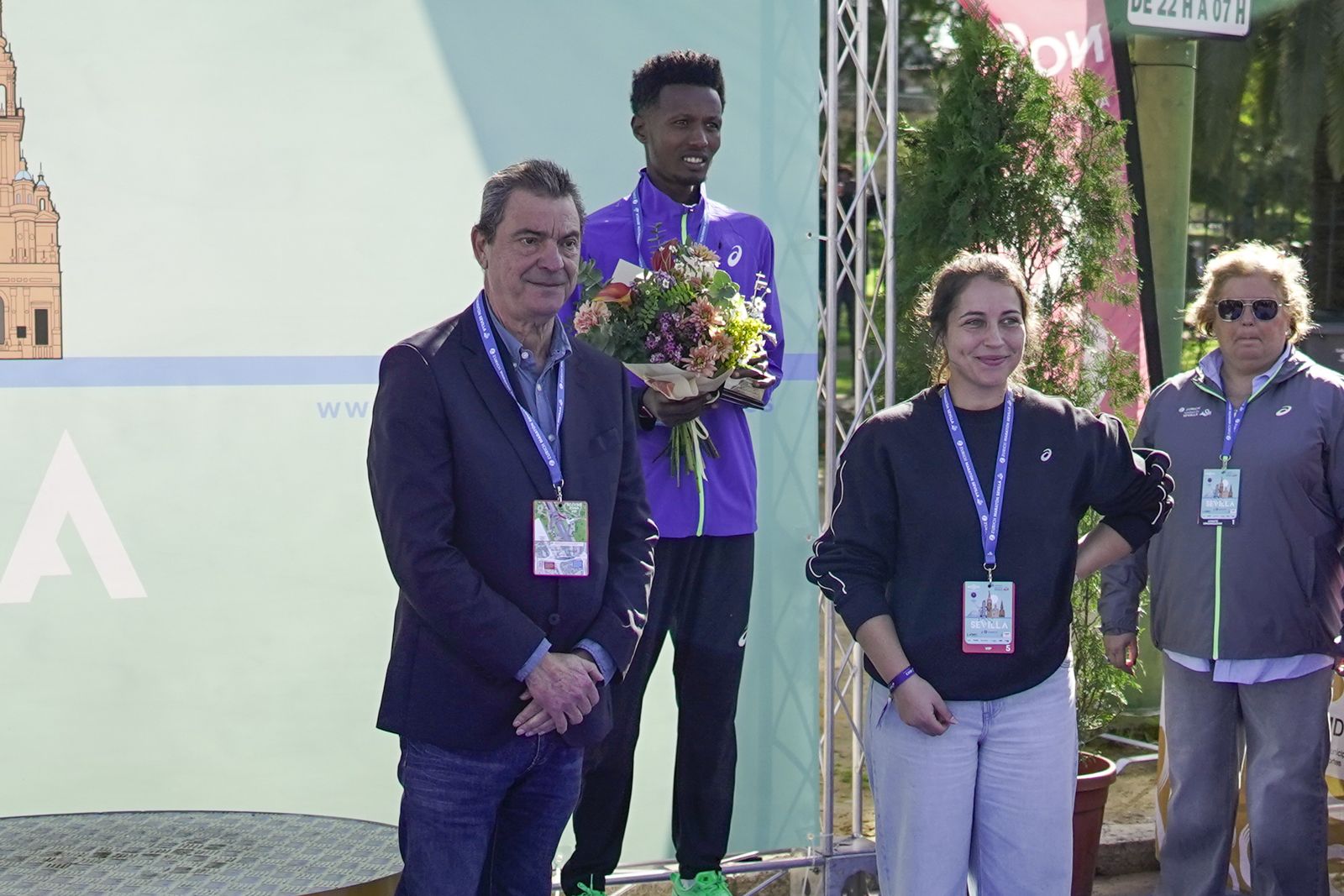 Así ha sido la entrega de premios del Zúrich Maraton de Sevilla 2026