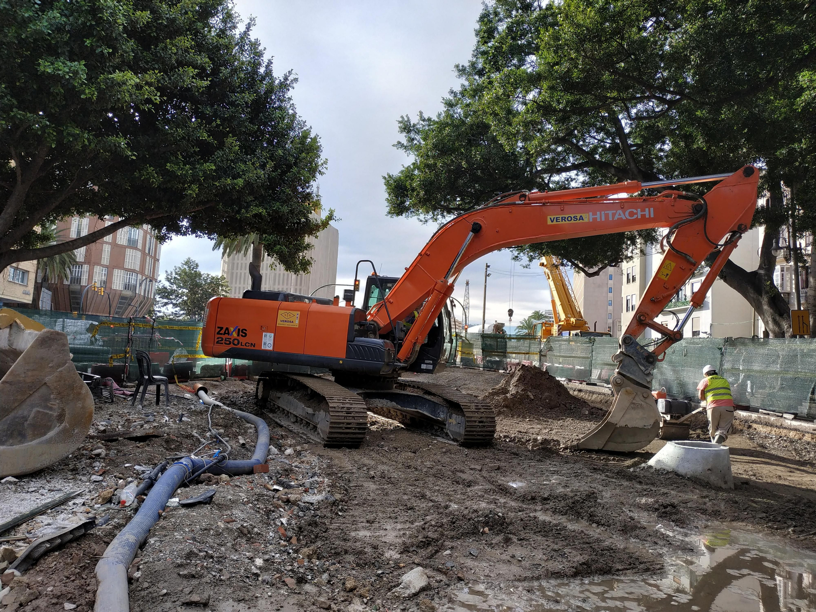 Trabajos de reurbanización del tramo central de la Alameda.