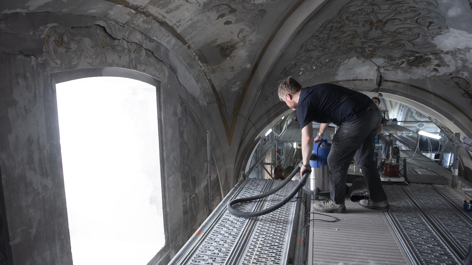 Uno de los vanos que ya ha sido abierto.