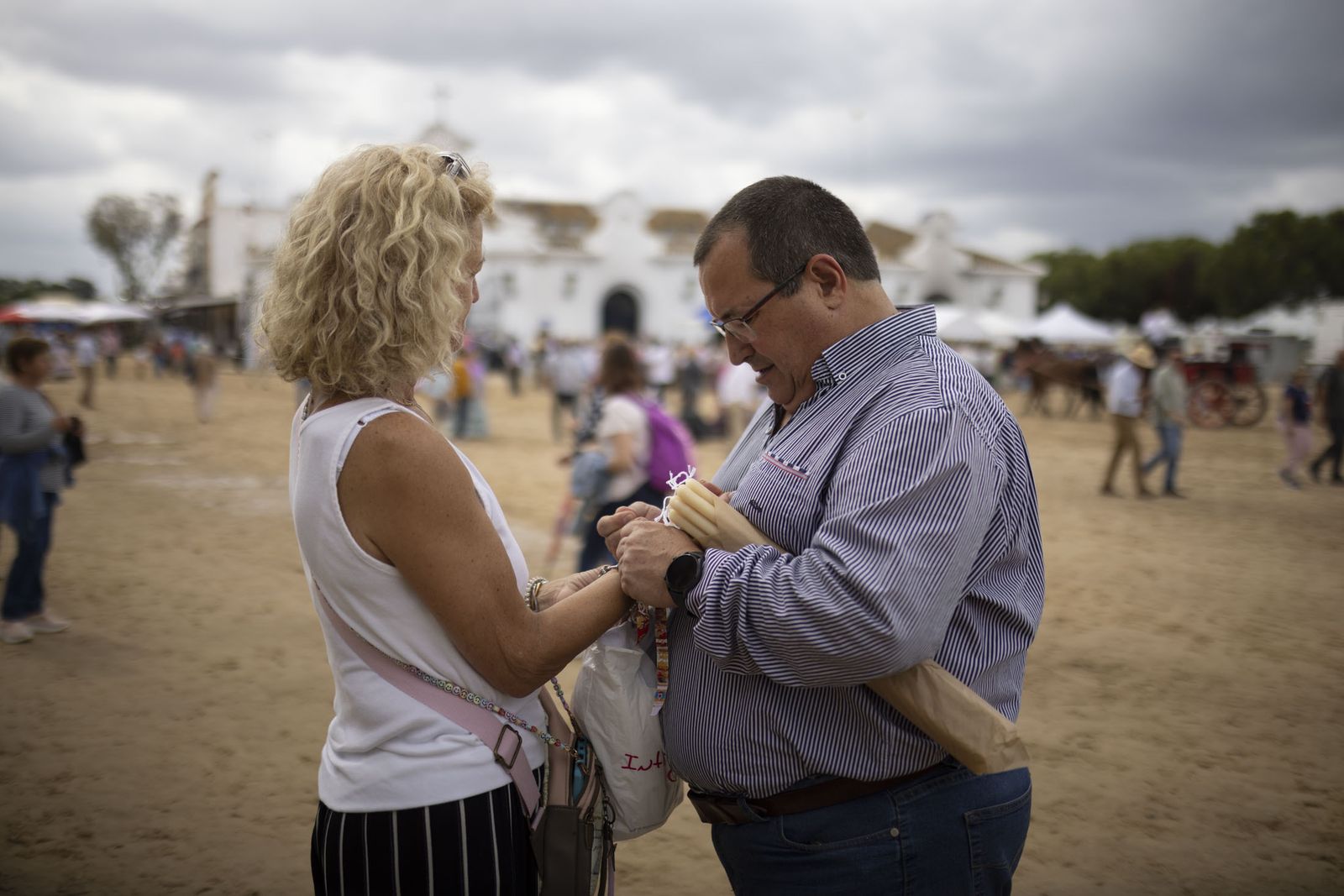 El Rocío 2023: Imágenes de ambiente en la aldea durante la presentación de las Hermandades