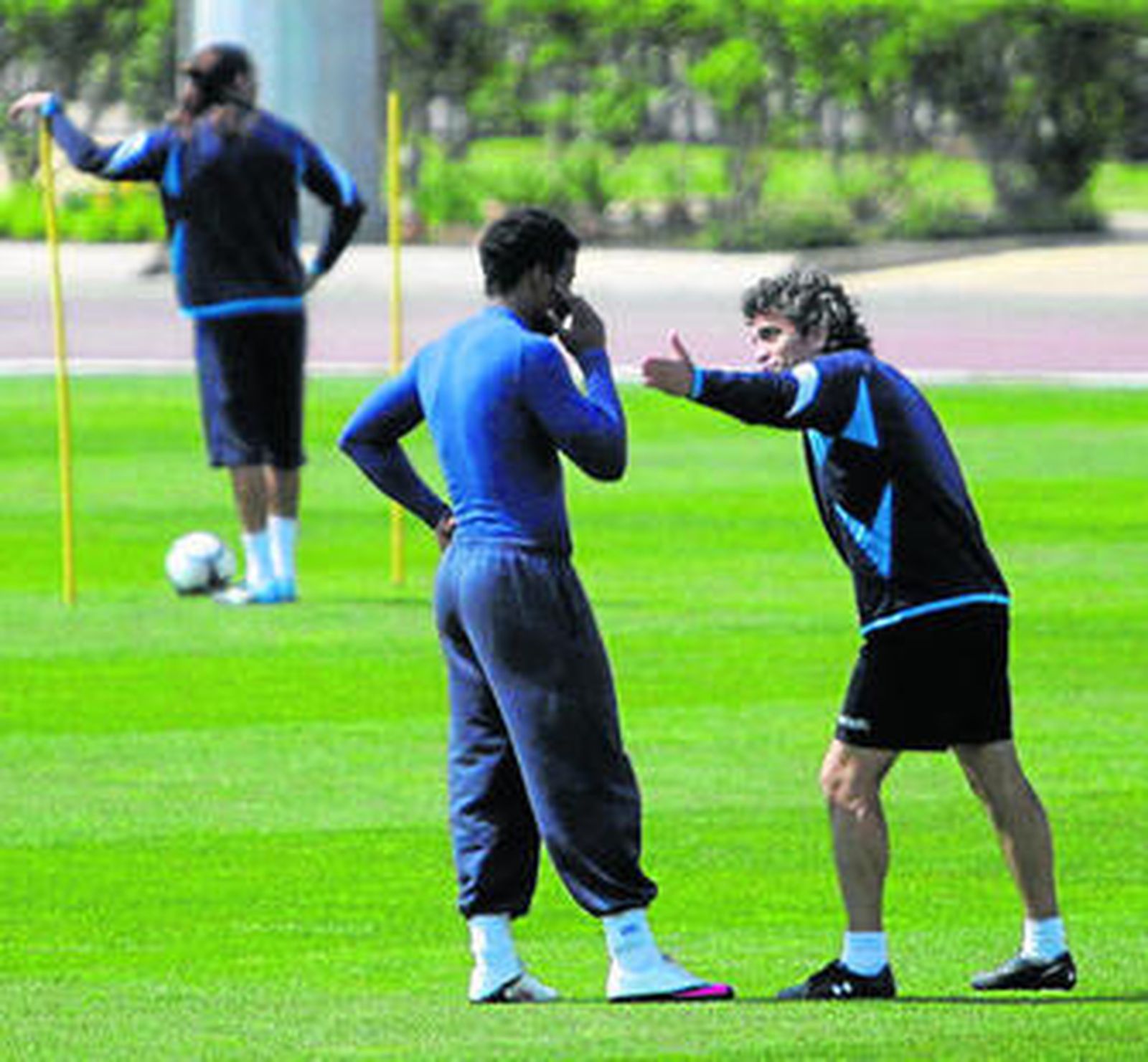 Lillo charló intensamente con Guilherme al término de la sesión preparatoria de ayer martes.