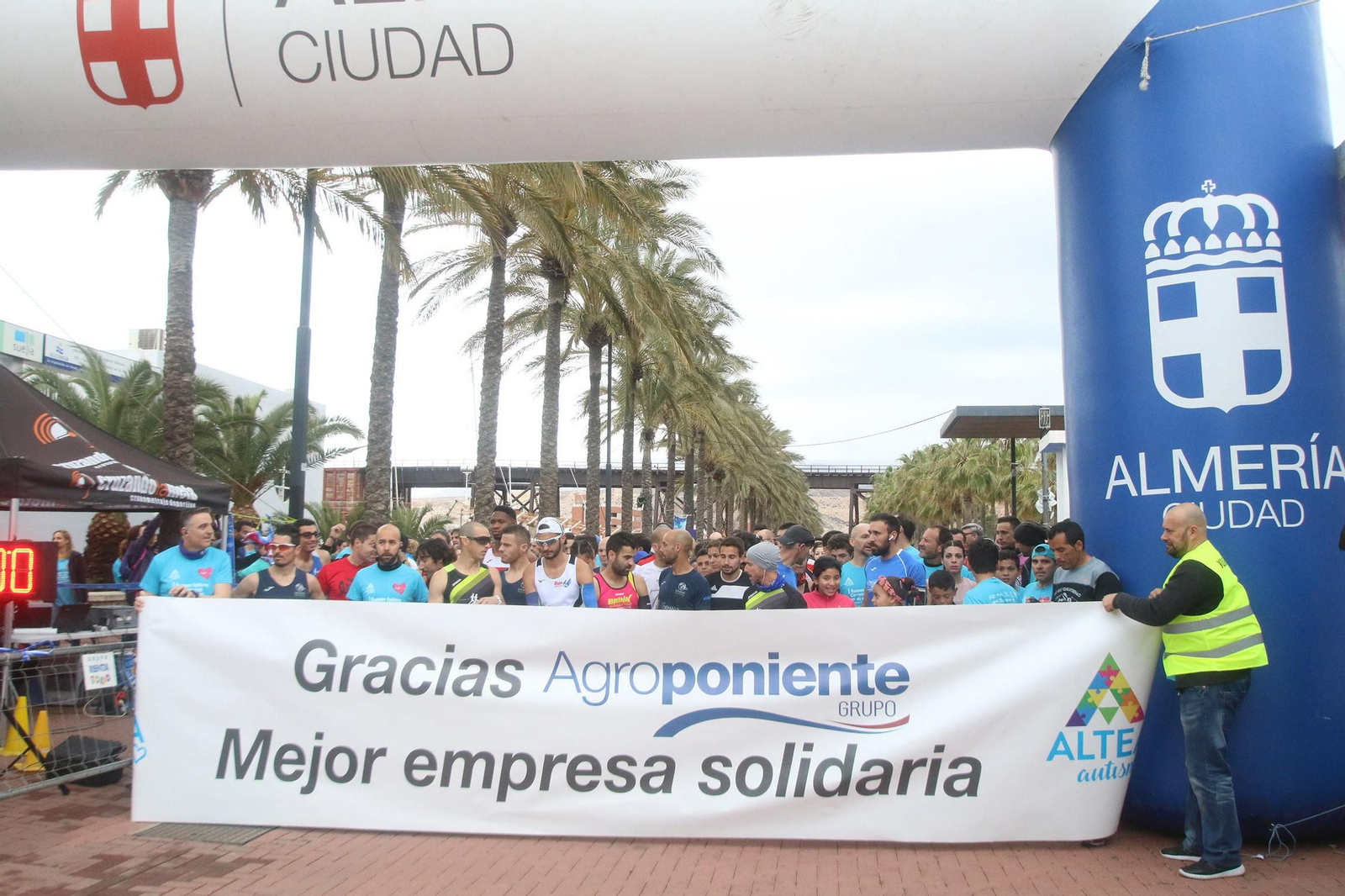 Galería gráfica de la 'RUNNER FASHION CARRERA AZUL POR EL AUTISMO'