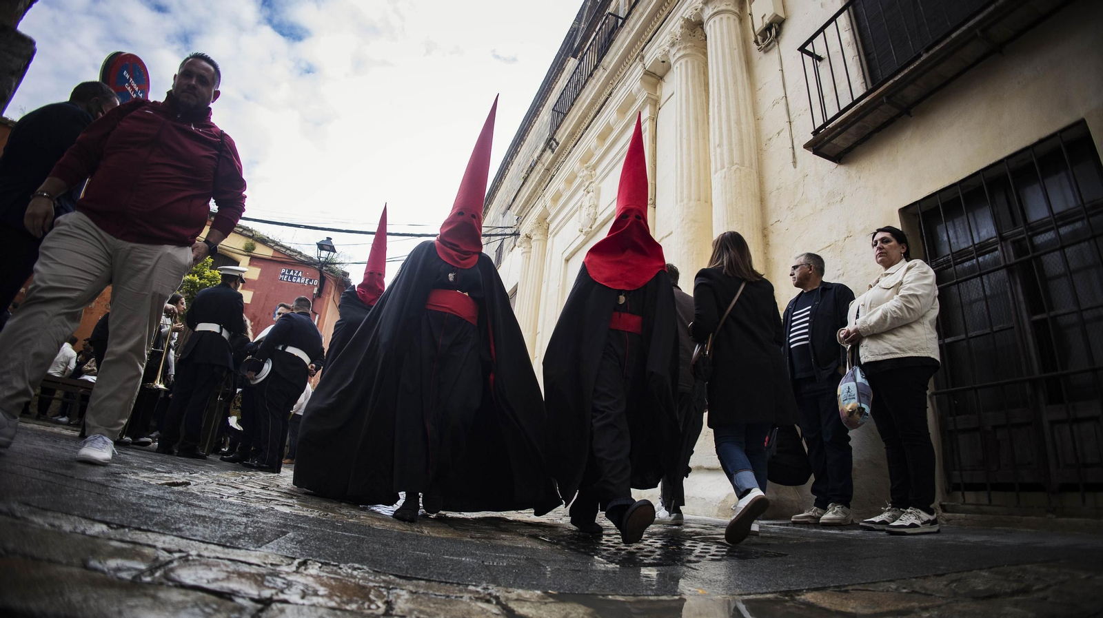 Imágenes de la Hermandad del Amor en el Martes Santo de Jerez 2025