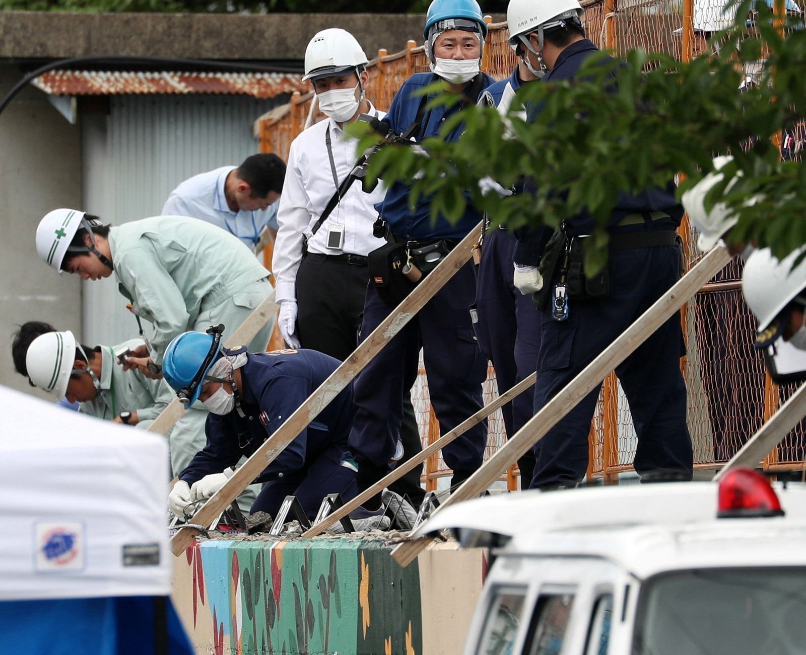 Japón prolonga la alerta tras el potente seísmo de Osaka