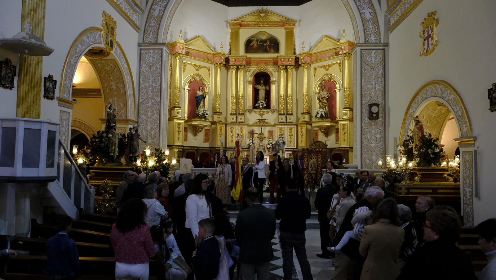 Imágenes de la procesión y paella solidaria en las Fiestas de Abla