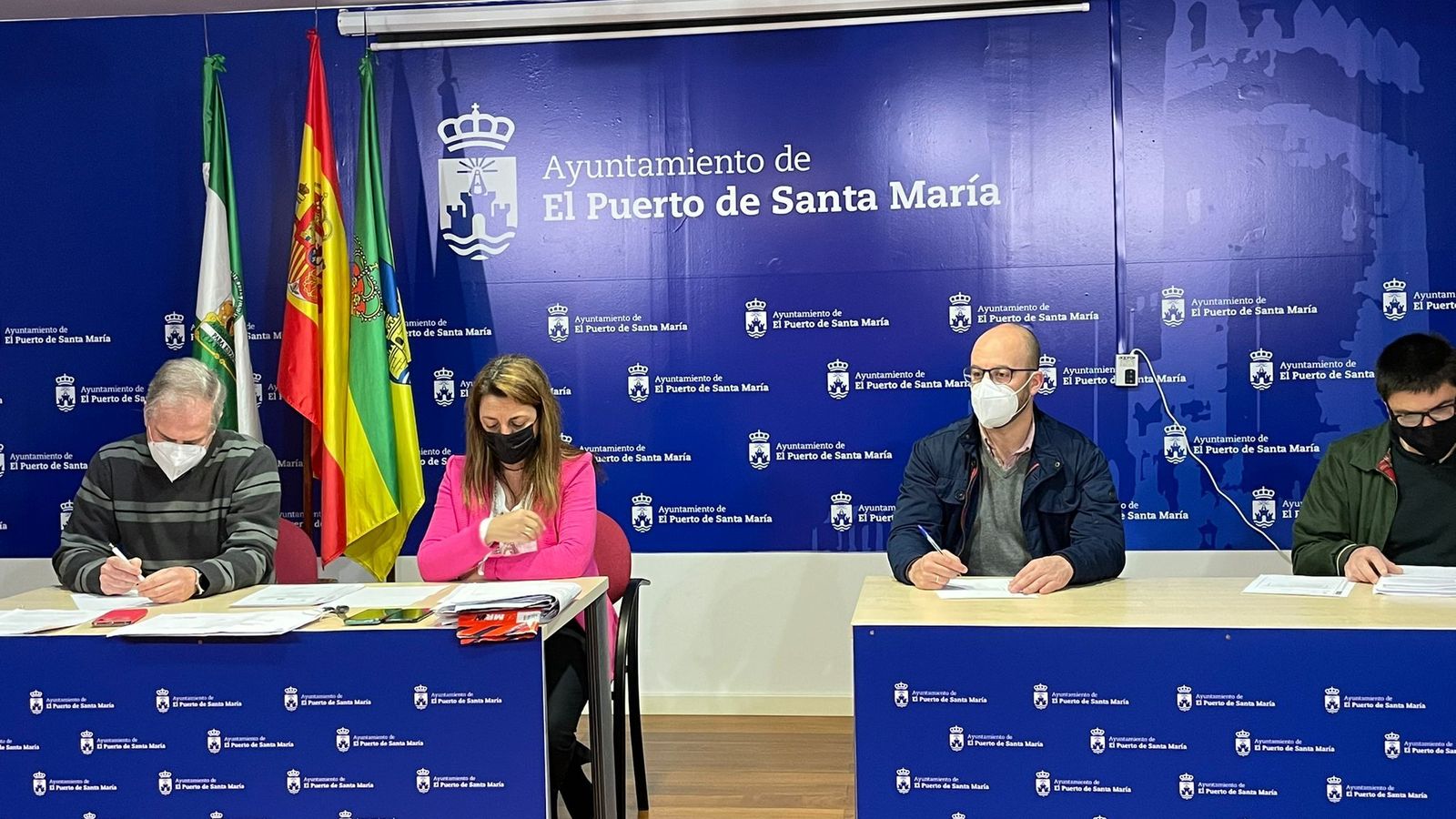 La mesa de contratación que ha aprobado la adjudicación de las obras.