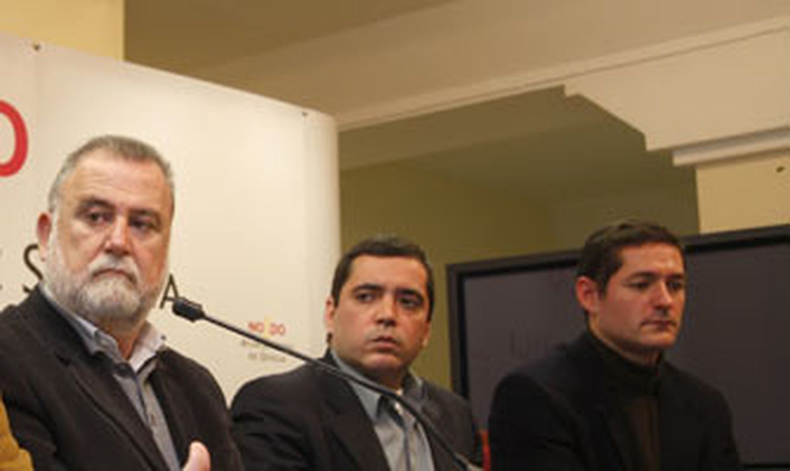 Torrijos está "tranquilo" y defiende una gestión "adecuada"