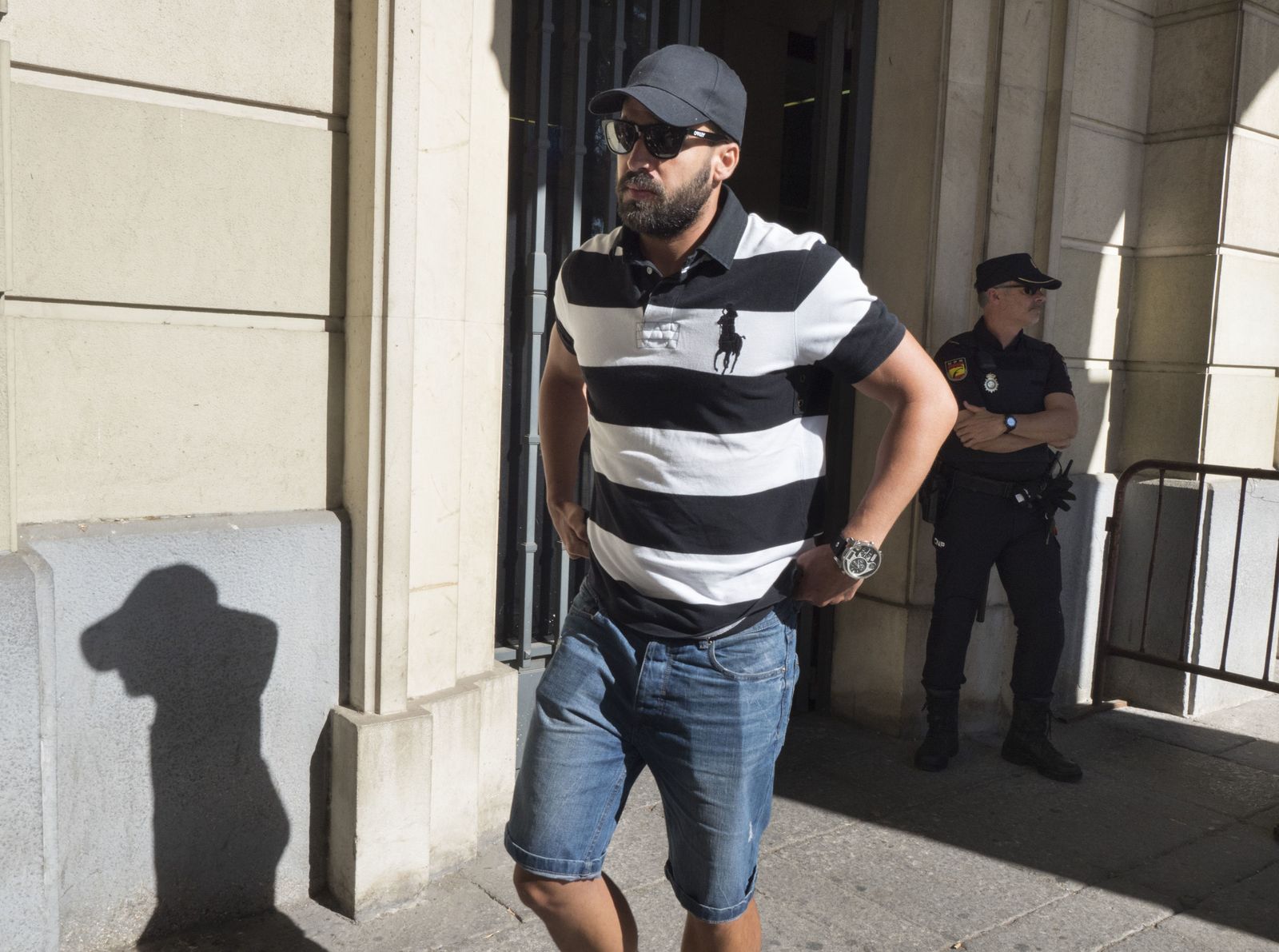 El guardia civil de la Manada, en los juzgados.