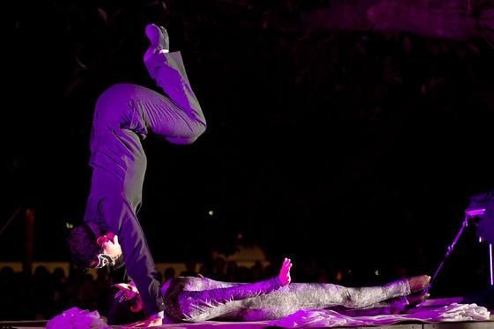 Los gaditanos disfrutan de una noche de cultura ´De sol a sol´. 

Foto: Lourdes de Vicente