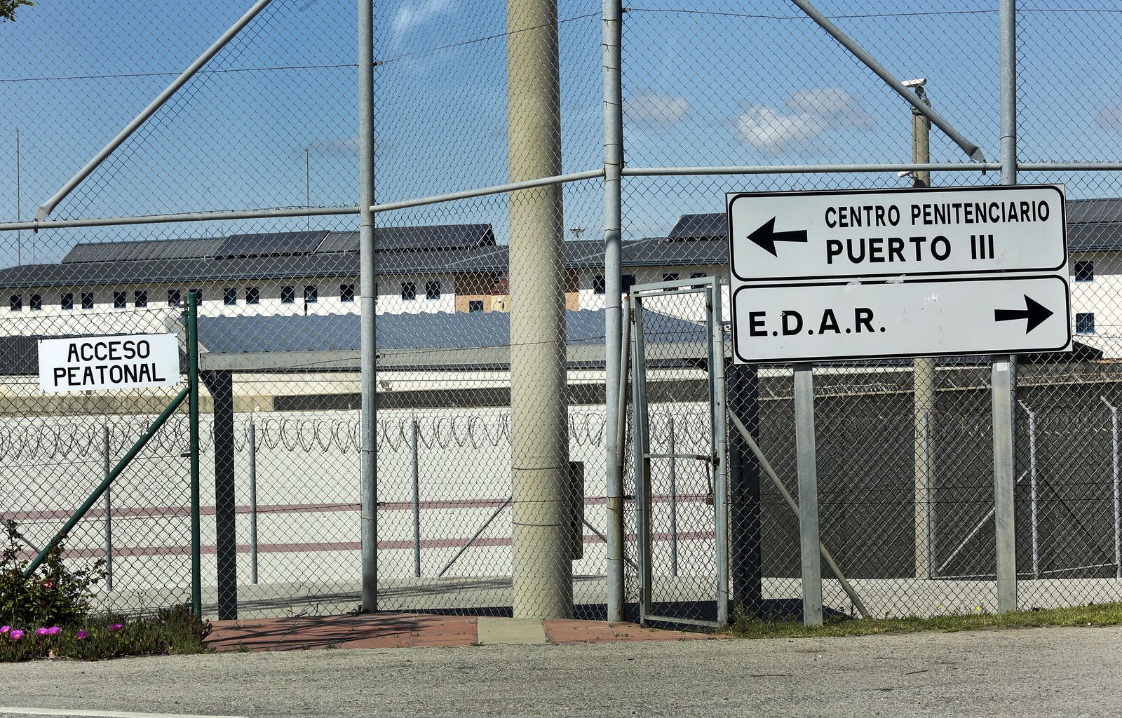 Acceso al complejo penitenciario de Puerto III.