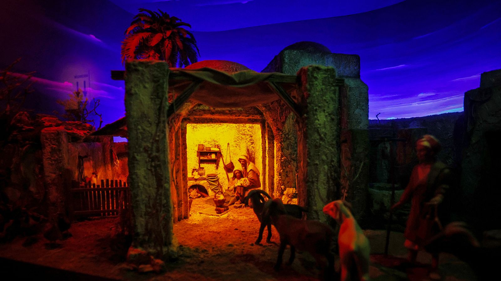 Así es la exposición de belenes en los claustros de Jerez