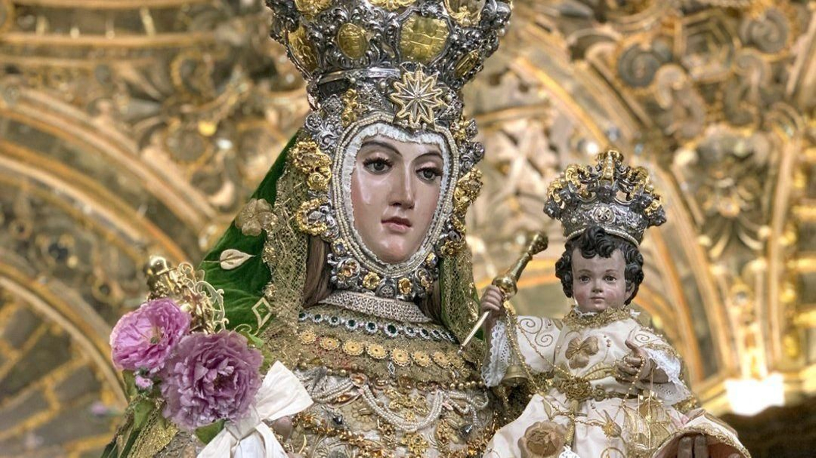 Nuestra Señora del Rosario Coronada, Copatrona de Granada