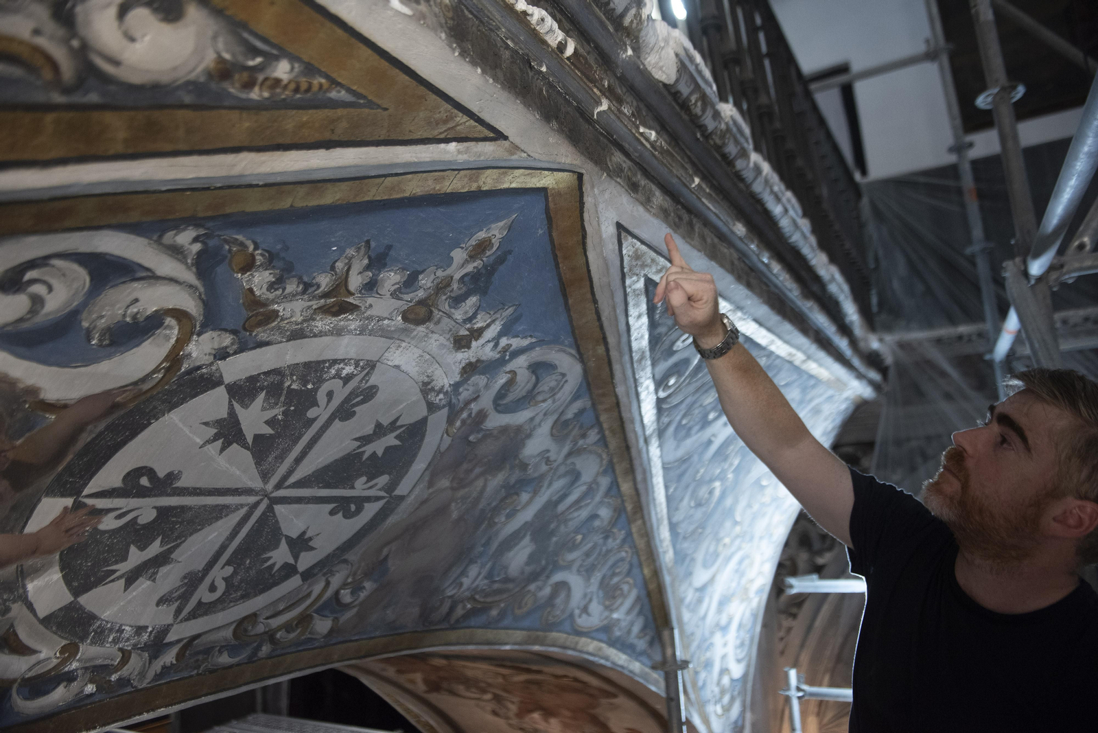 Todas las imágenes de la restauración de las pinturas en la Parroquia de la Magdalena