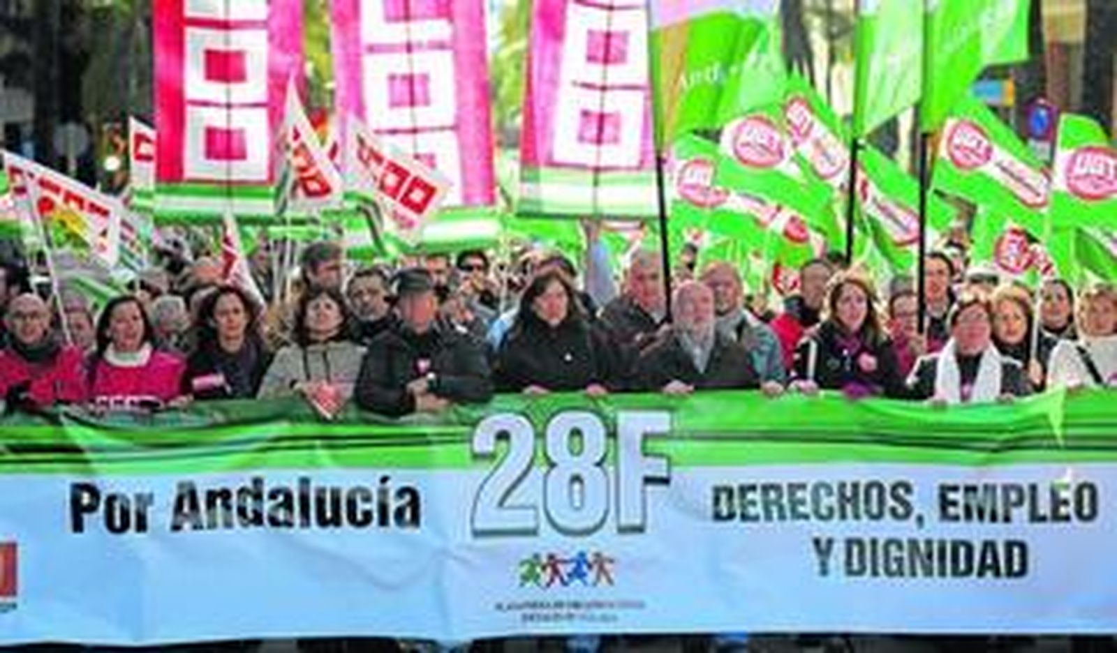 La primera línea de la manifestación que tuvo lugar ayer por las calles del centro de Málaga.