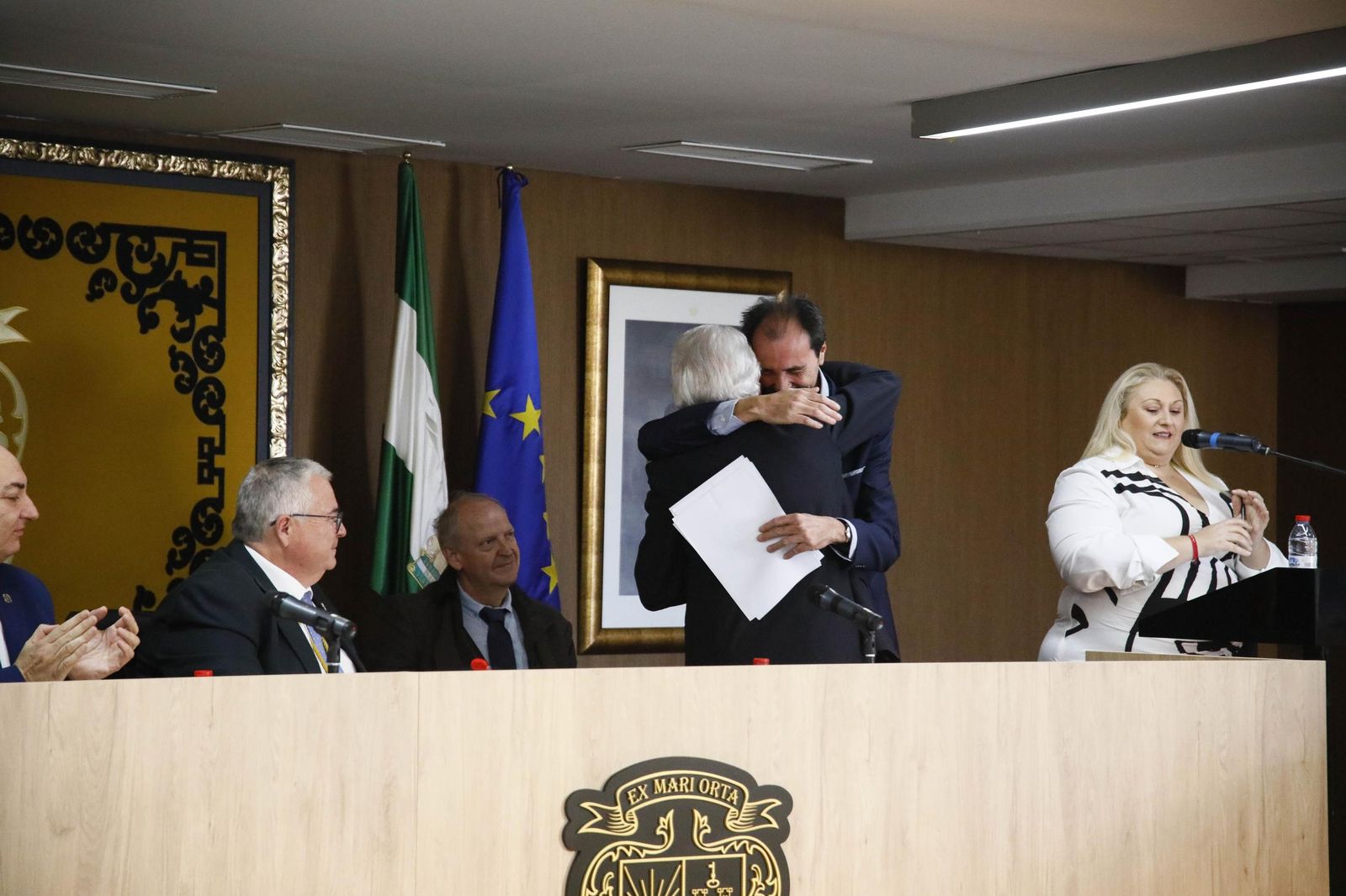 Las imágenes del nombramiento de hijo predilecto de Garrucha a José María Martínez de Haro