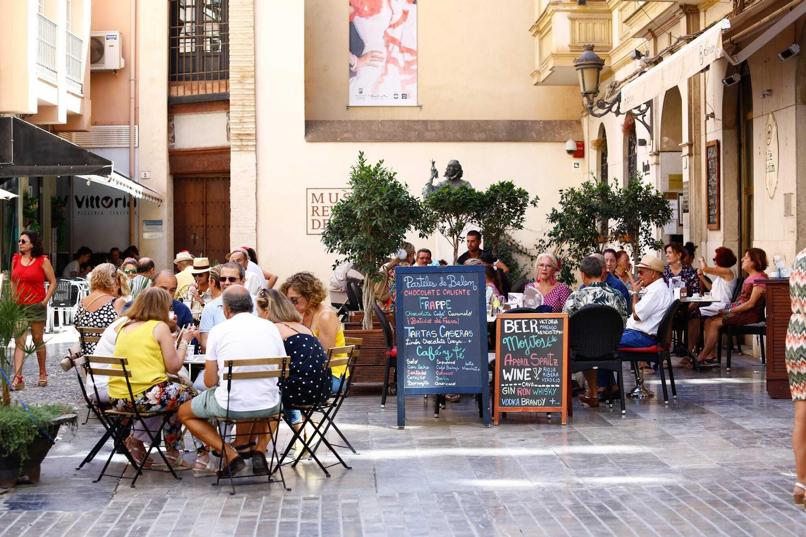 El turismo nacional salva a los restaurantes del centro