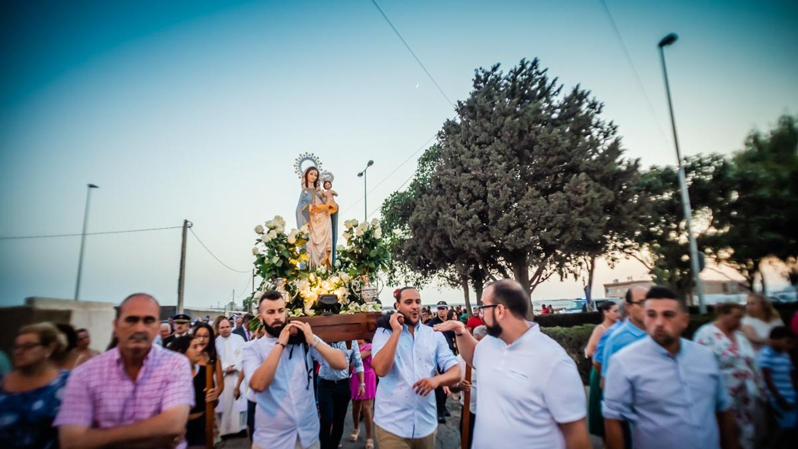 Procesión por las calles de El Solanillo.