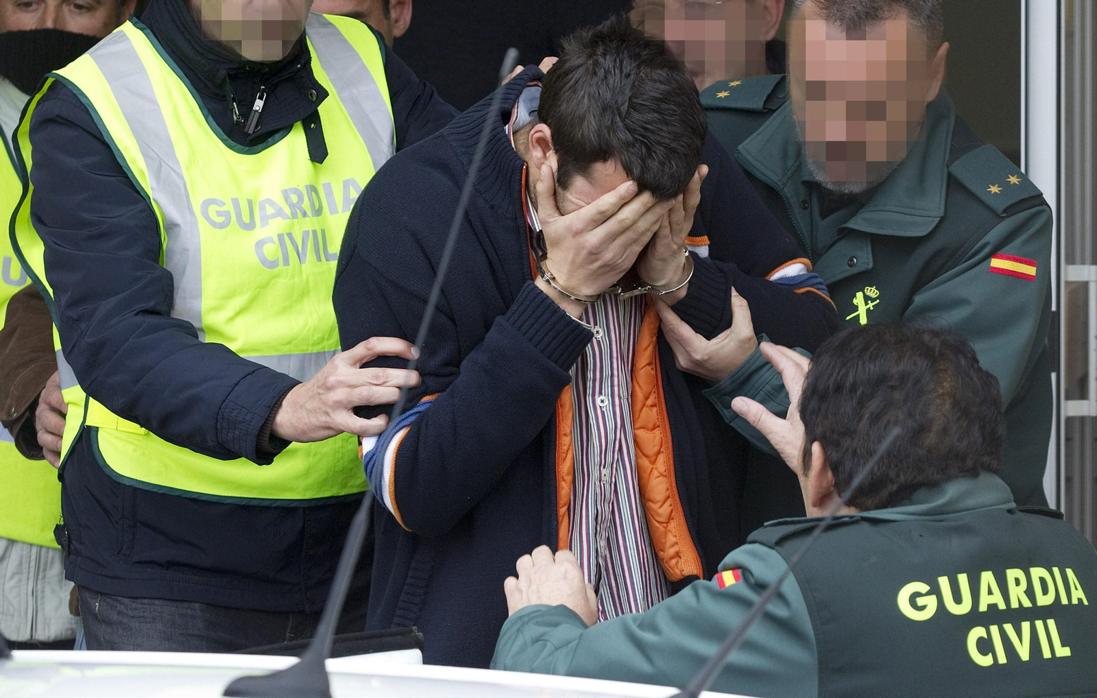 El condenado por la muerte del niño en una balsa en Los Montes durante su detención.