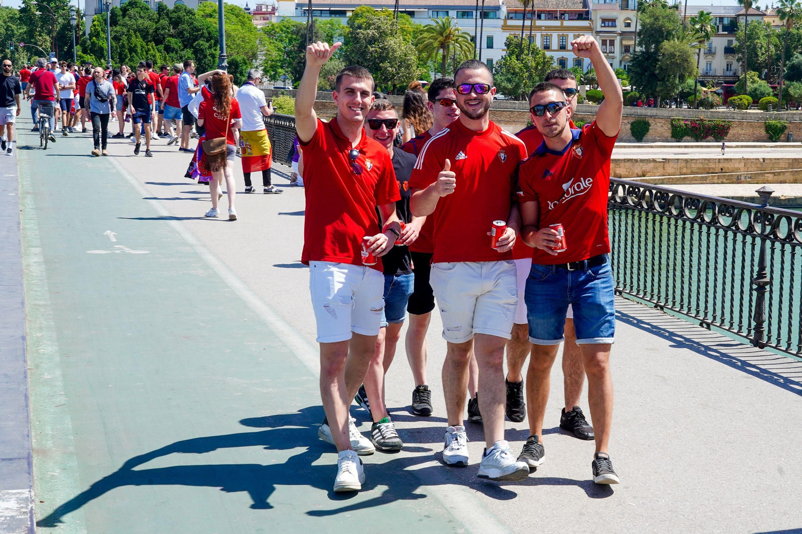 Las fotos de aficionados de Real Madrid y Osasuna el día de la final de Copa en Sevilla