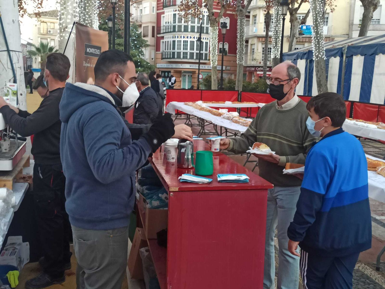El roscón de Reyes gigante de Lucena, en fotografías