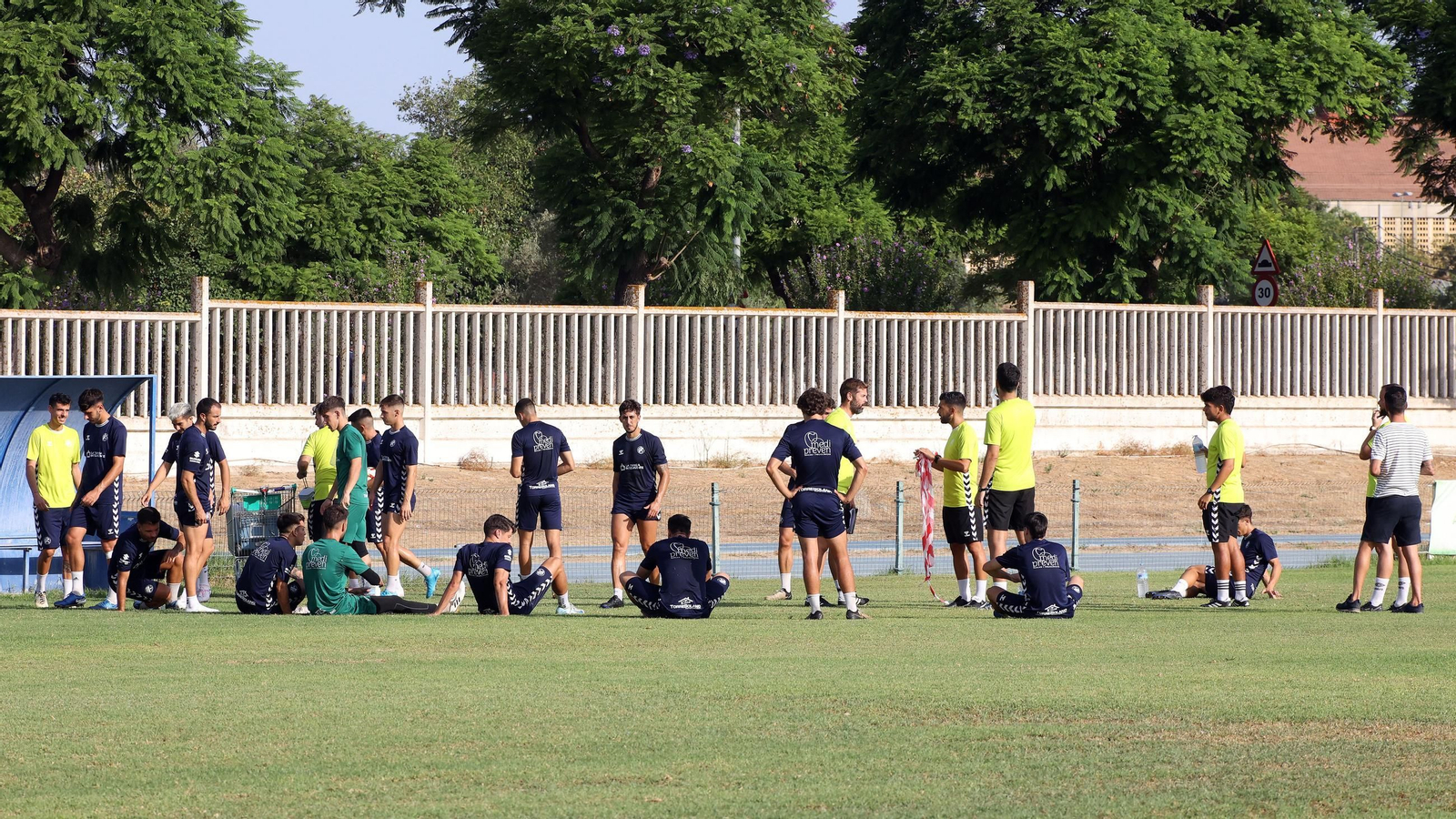 Imágenes del entrenamiento del Xerez DFC en el 'Pepe Ravelo' de Chapín
