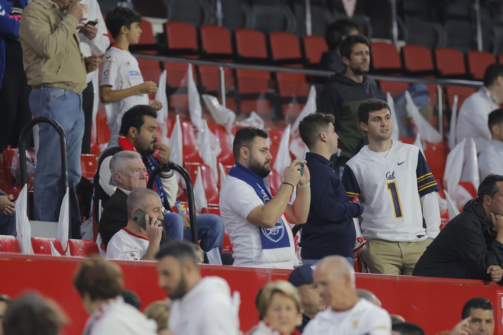 Búscate en las fotos del Sevilla-Arsenal