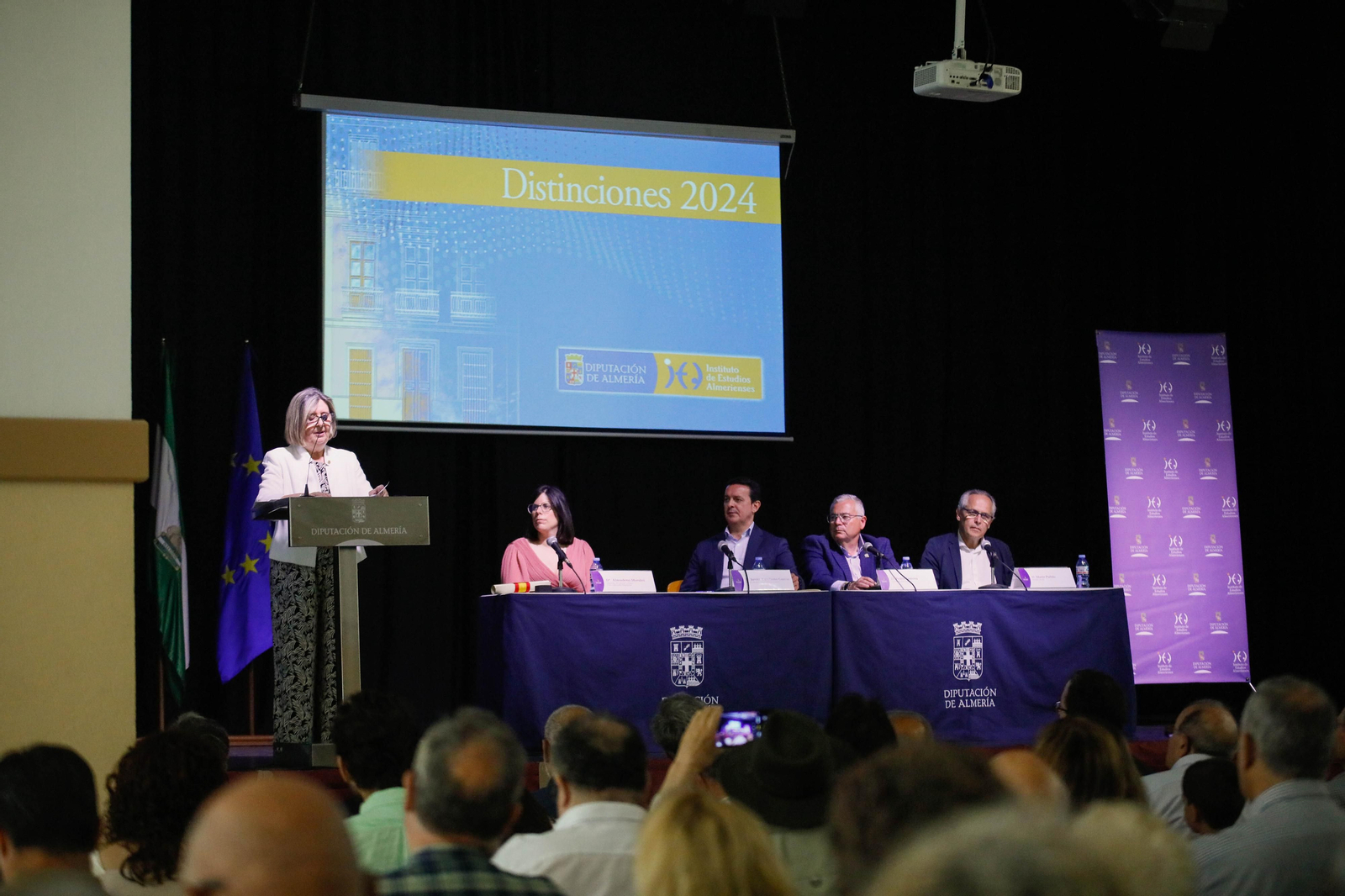 Imágenes de la entrega de los Escudos de Oro del IEA y la celebración de su Plenario