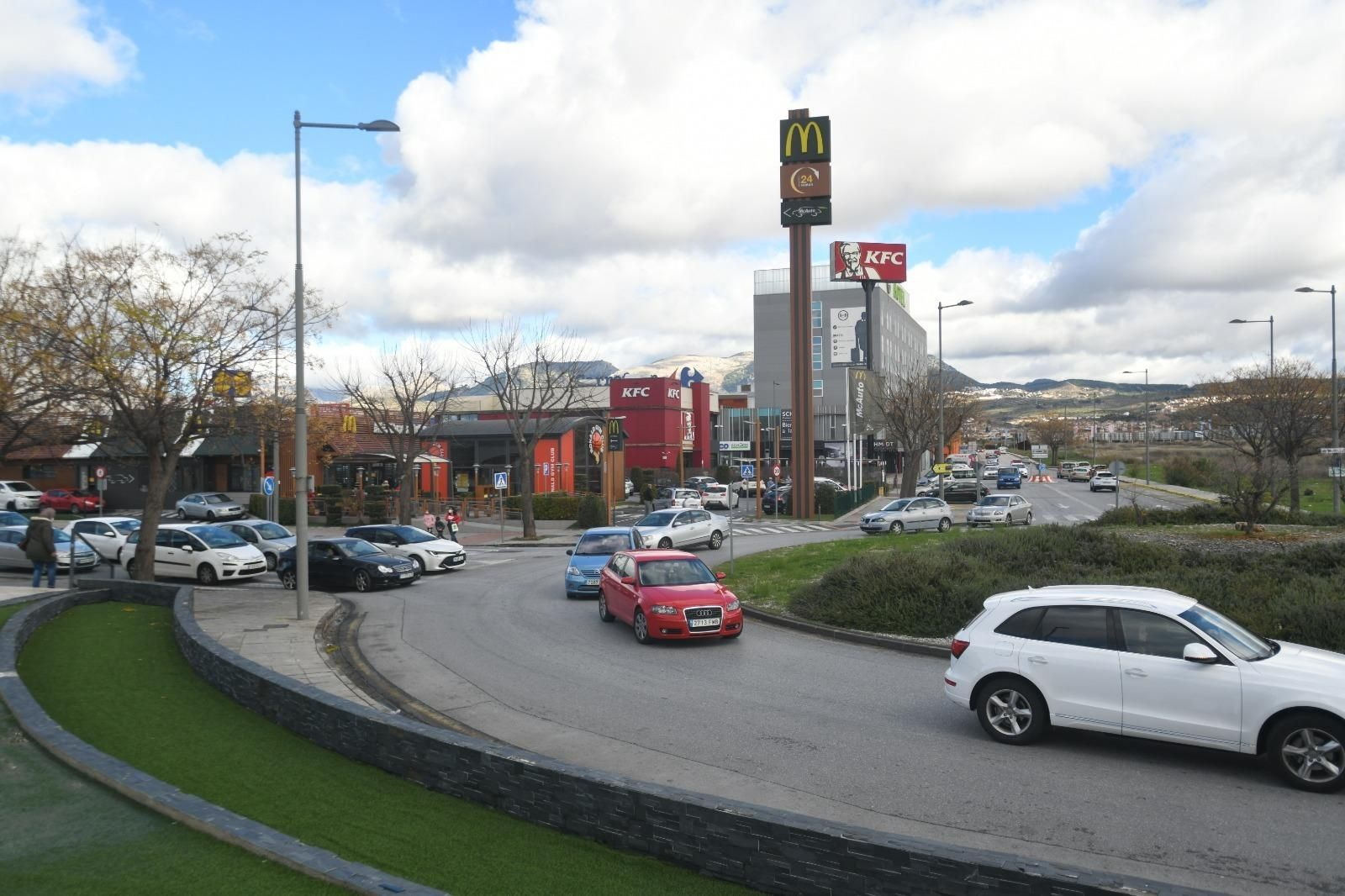 Así ha sido la primera mañana de los centros comerciales de Granada con la nueva movilidad